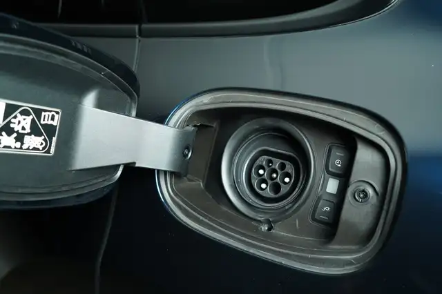 Porsche Cayenne E-Hybrid Platinum Edition Ansicht 12