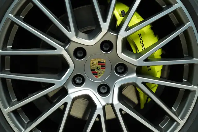 Porsche Cayenne E-Hybrid Platinum Edition Ansicht 9