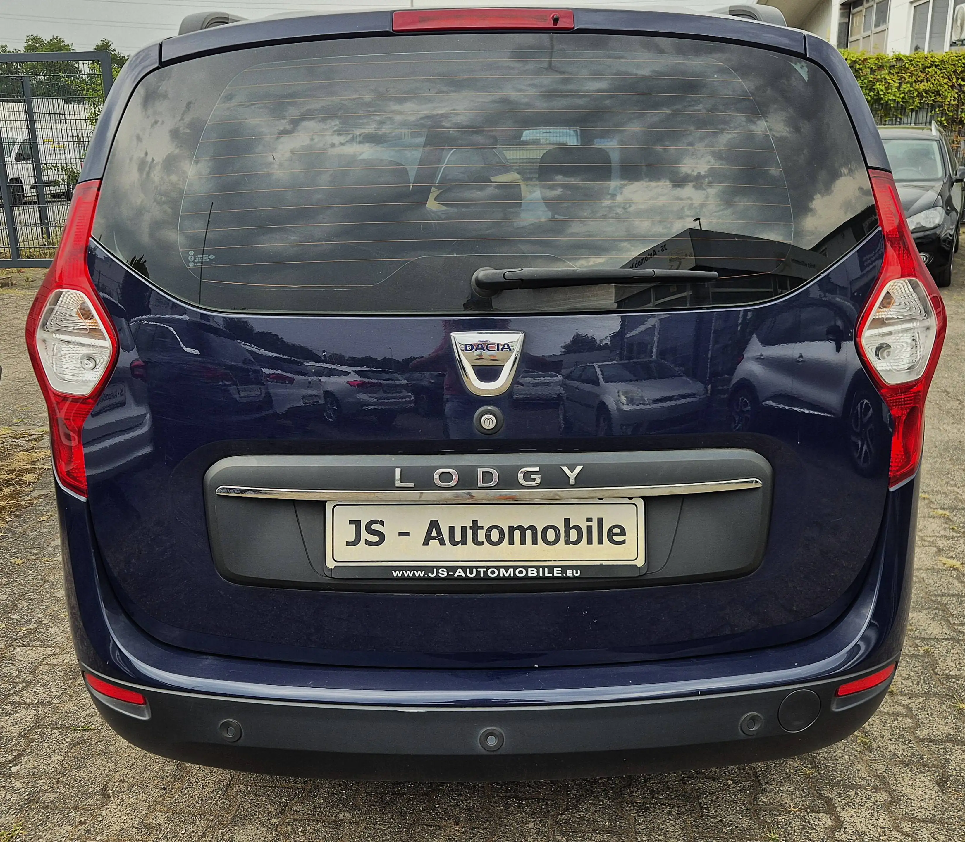 Dacia Lodgy LAUREATE 1,6i 7SITZER KLIMA NAVI RÜCKFAHRKAMERA PDC SHZ ALLWETTER 2HD — photo 13