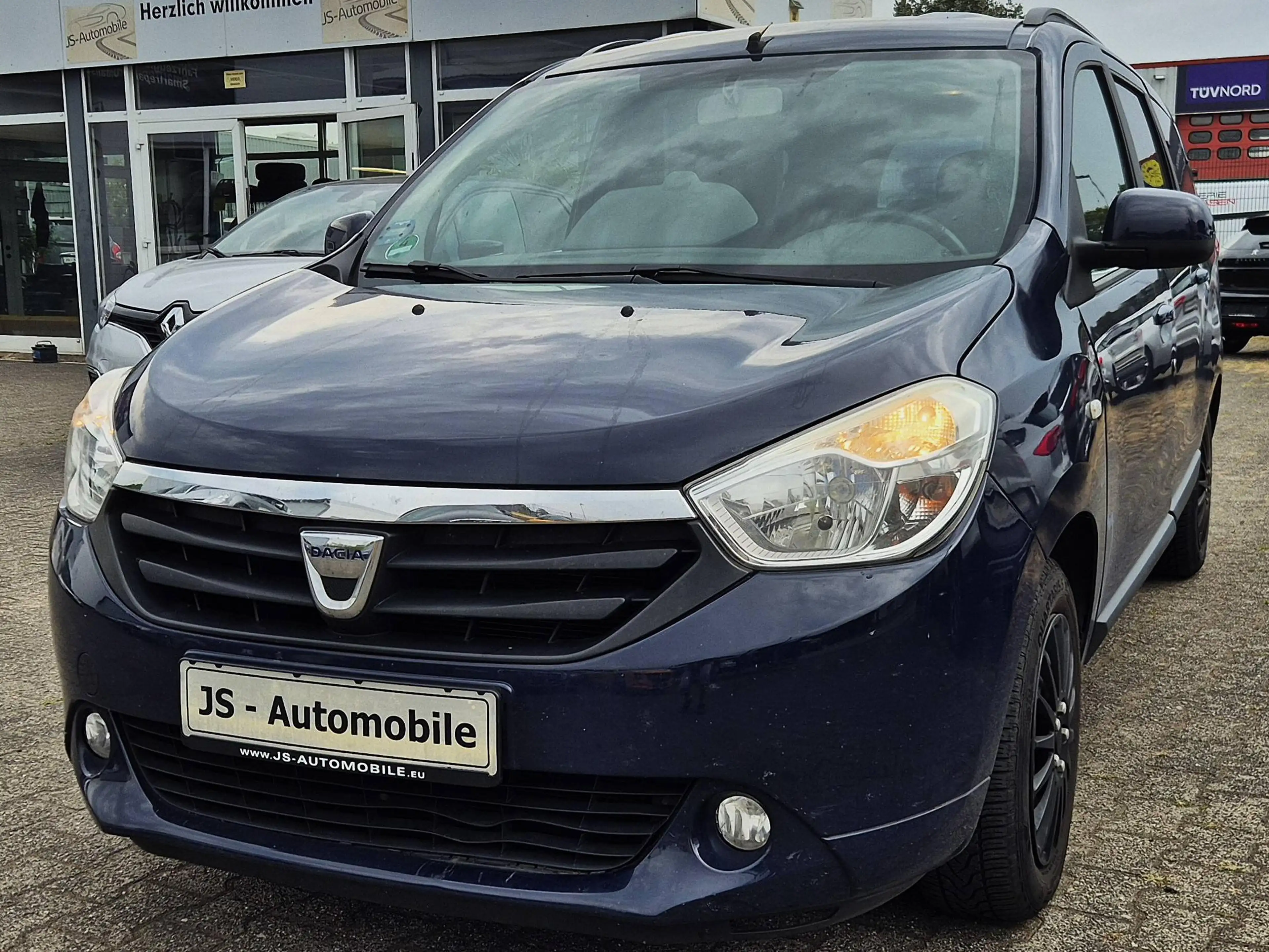 Dacia Lodgy LAUREATE 1,6i 7SITZER KLIMA NAVI RÜCKFAHRKAMERA PDC SHZ ALLWETTER 2HD — photo 15