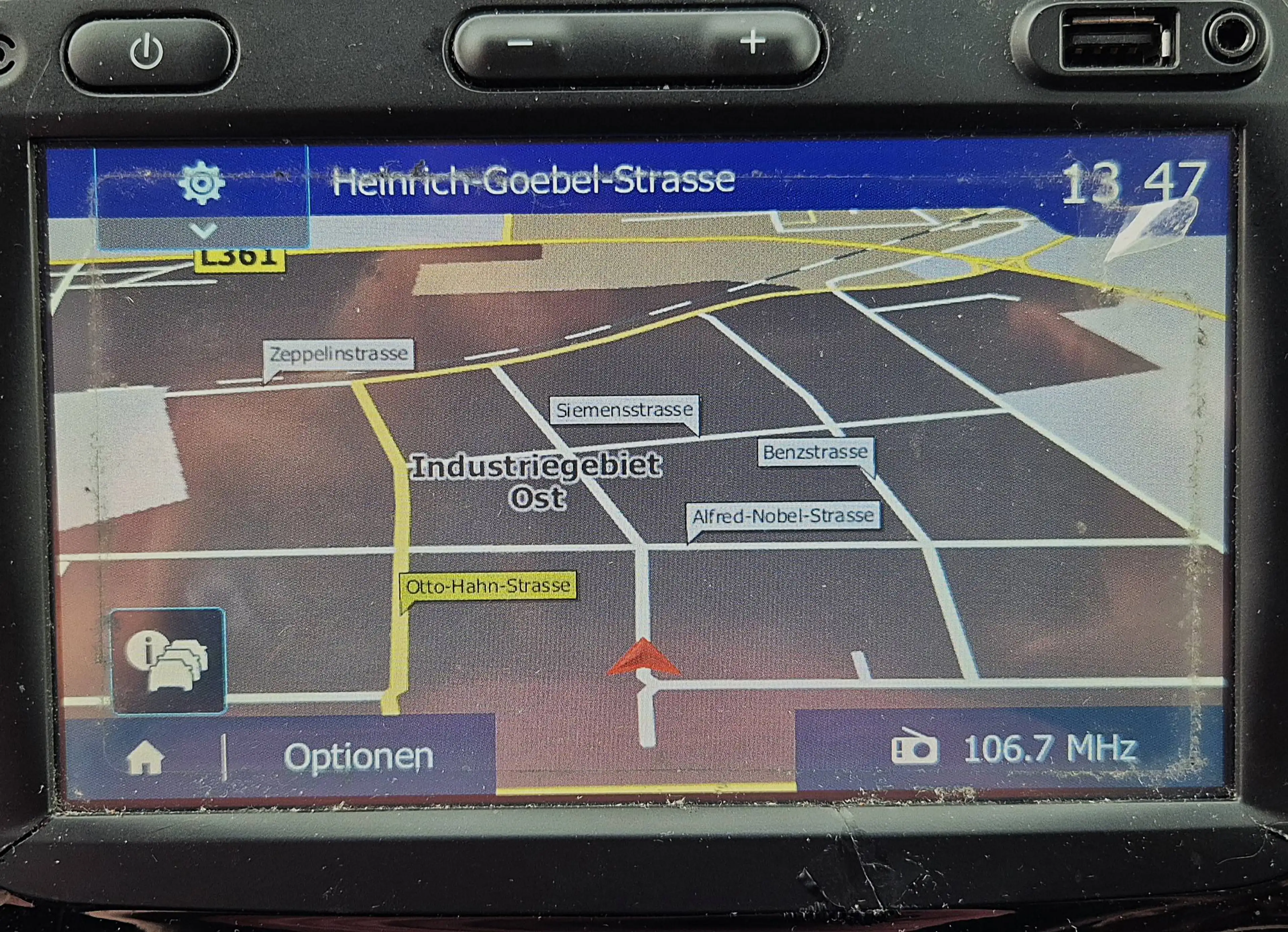 Dacia Lodgy LAUREATE 1,6i 7SITZER KLIMA NAVI RÜCKFAHRKAMERA PDC SHZ ALLWETTER 2HD — photo 7