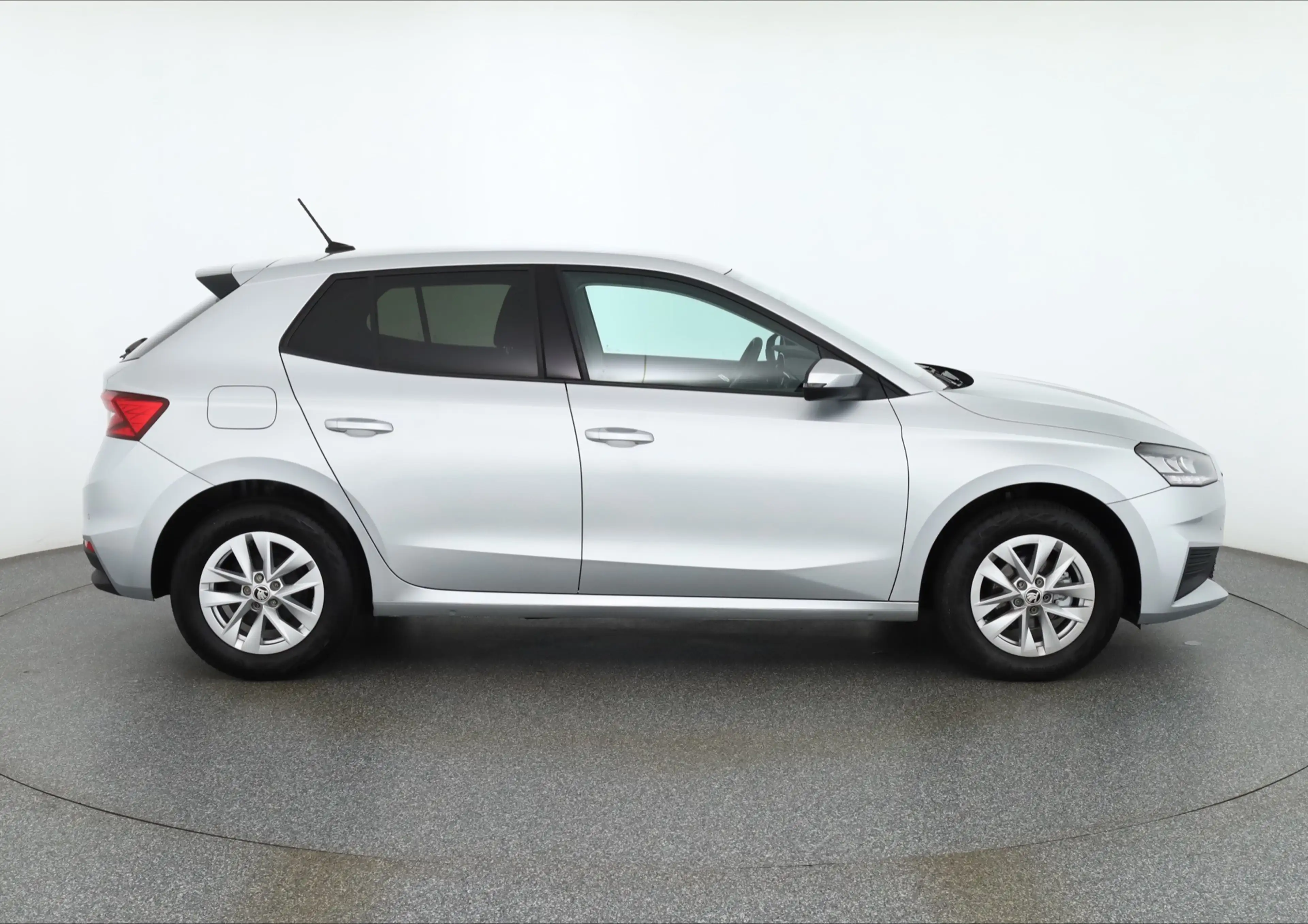 Skoda Fabia 1.0 TSI Active LED SmartLink Sitzheizung — photo 6