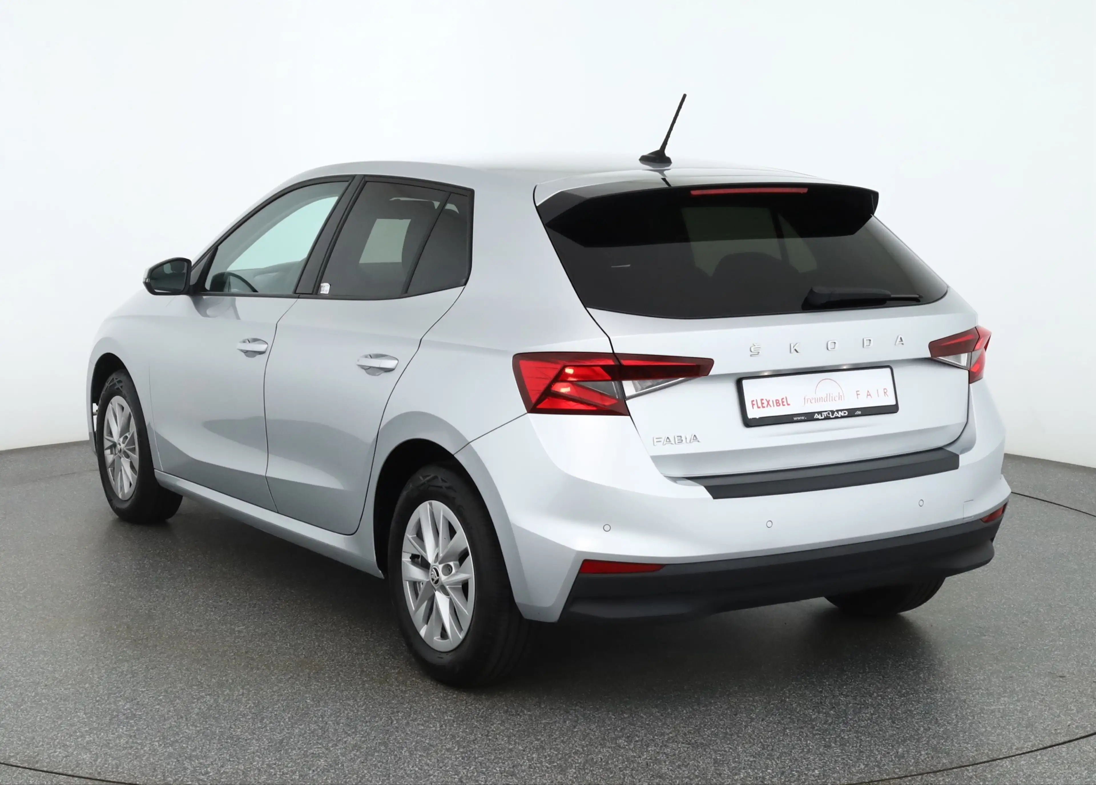 Skoda Fabia 1.0 TSI Active LED SmartLink Sitzheizung — photo 3