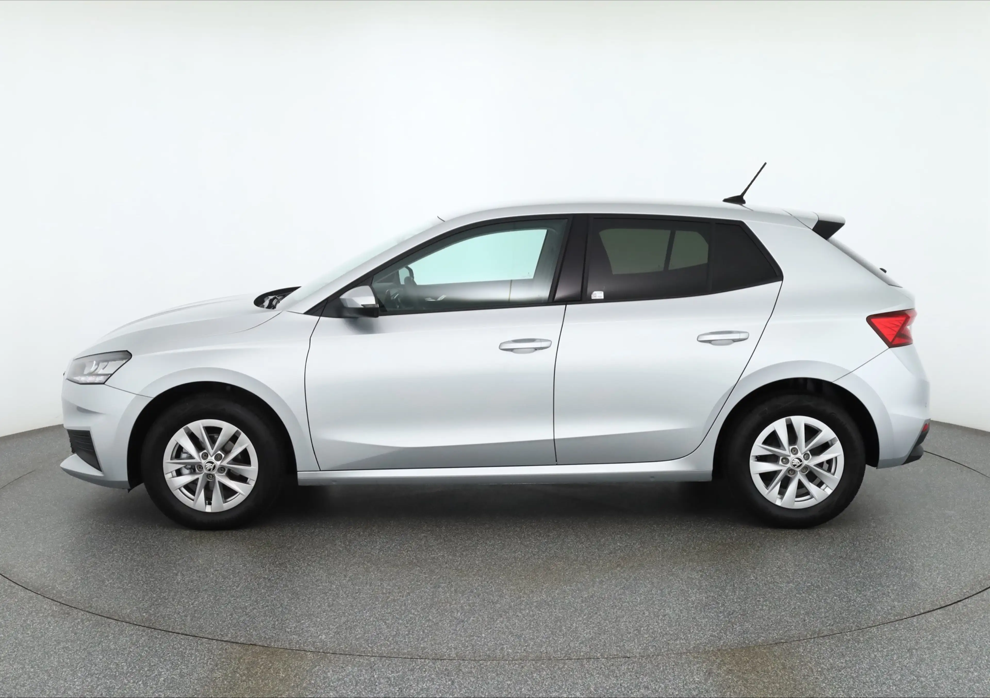 Skoda Fabia 1.0 TSI Active LED SmartLink Sitzheizung — photo 2