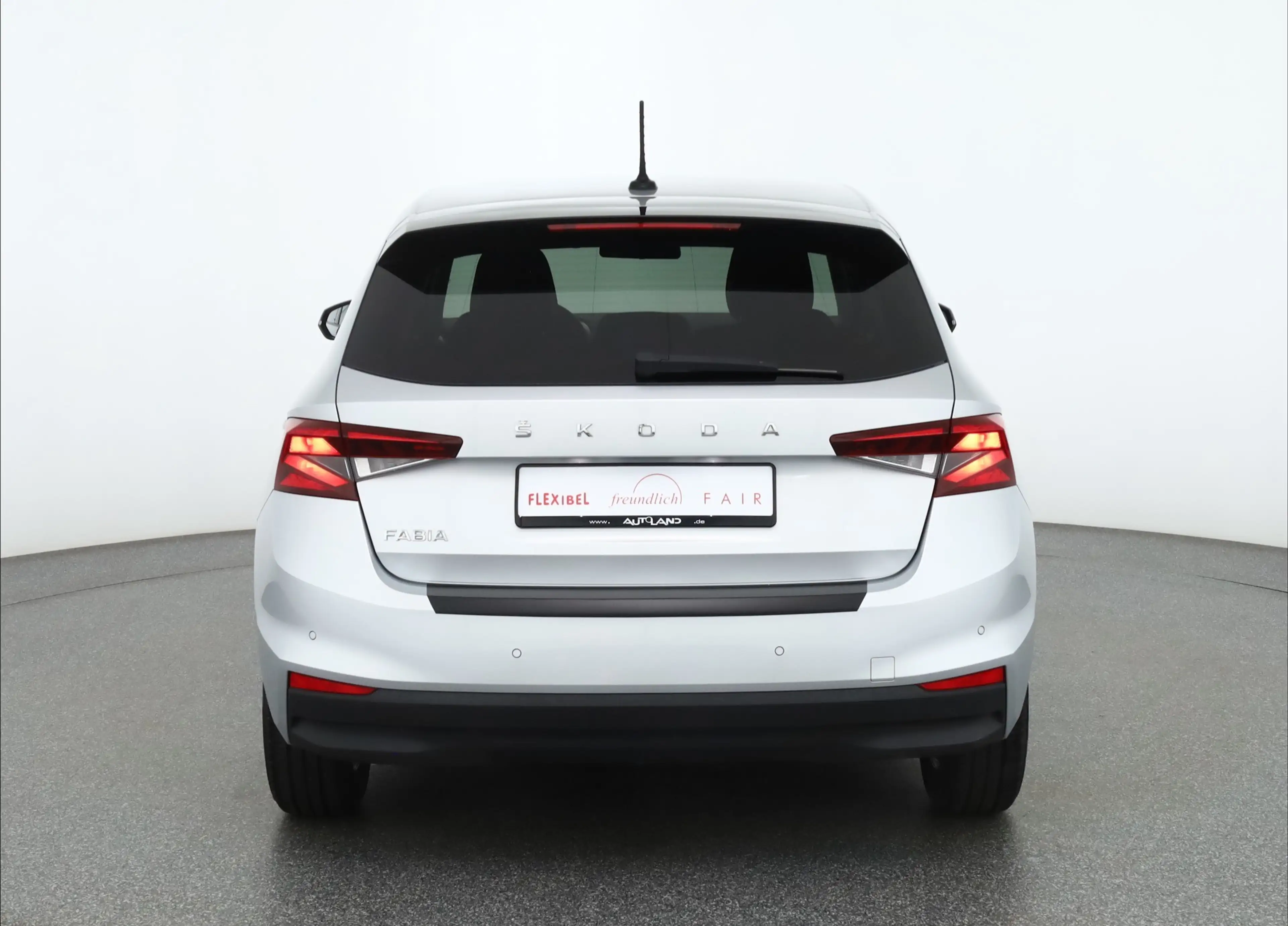 Skoda Fabia 1.0 TSI Active LED SmartLink Sitzheizung — photo 4