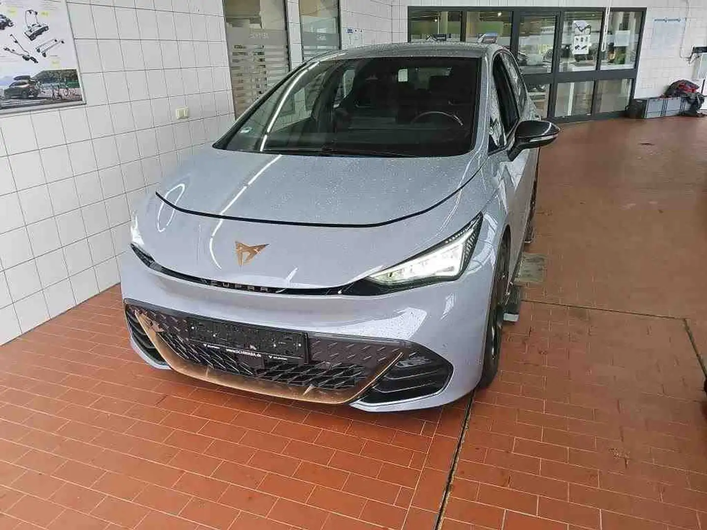 CUPRA Born *Wärmepumpe*SHZ*Keyless*MirrorLink*19Zoll* Grau - 2