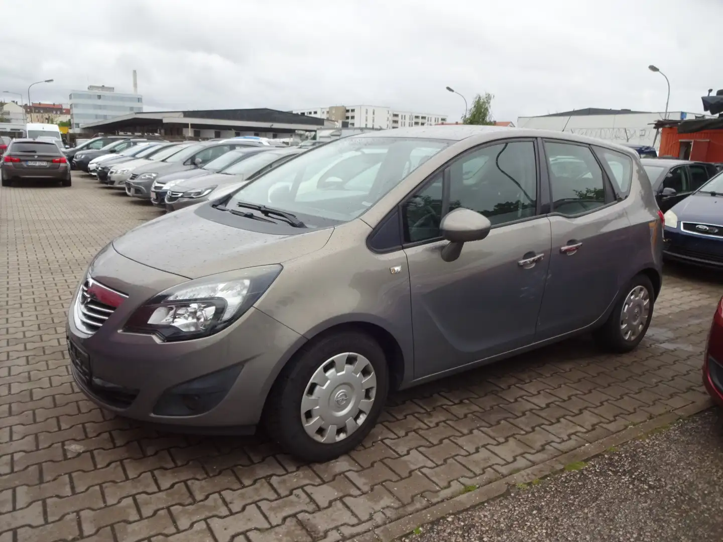 Opel Meriva Innovation Marrón - 2