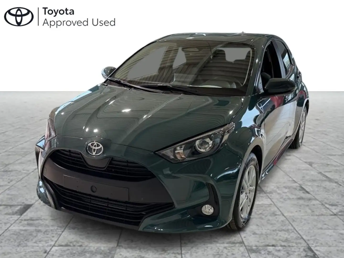 Toyota Yaris Dynamic Verde - 1