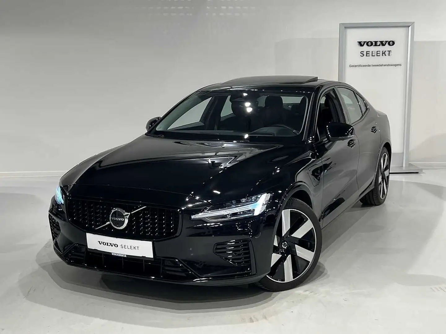 Volvo S60 T8 Ultimate Dark Long Range Fekete - 1