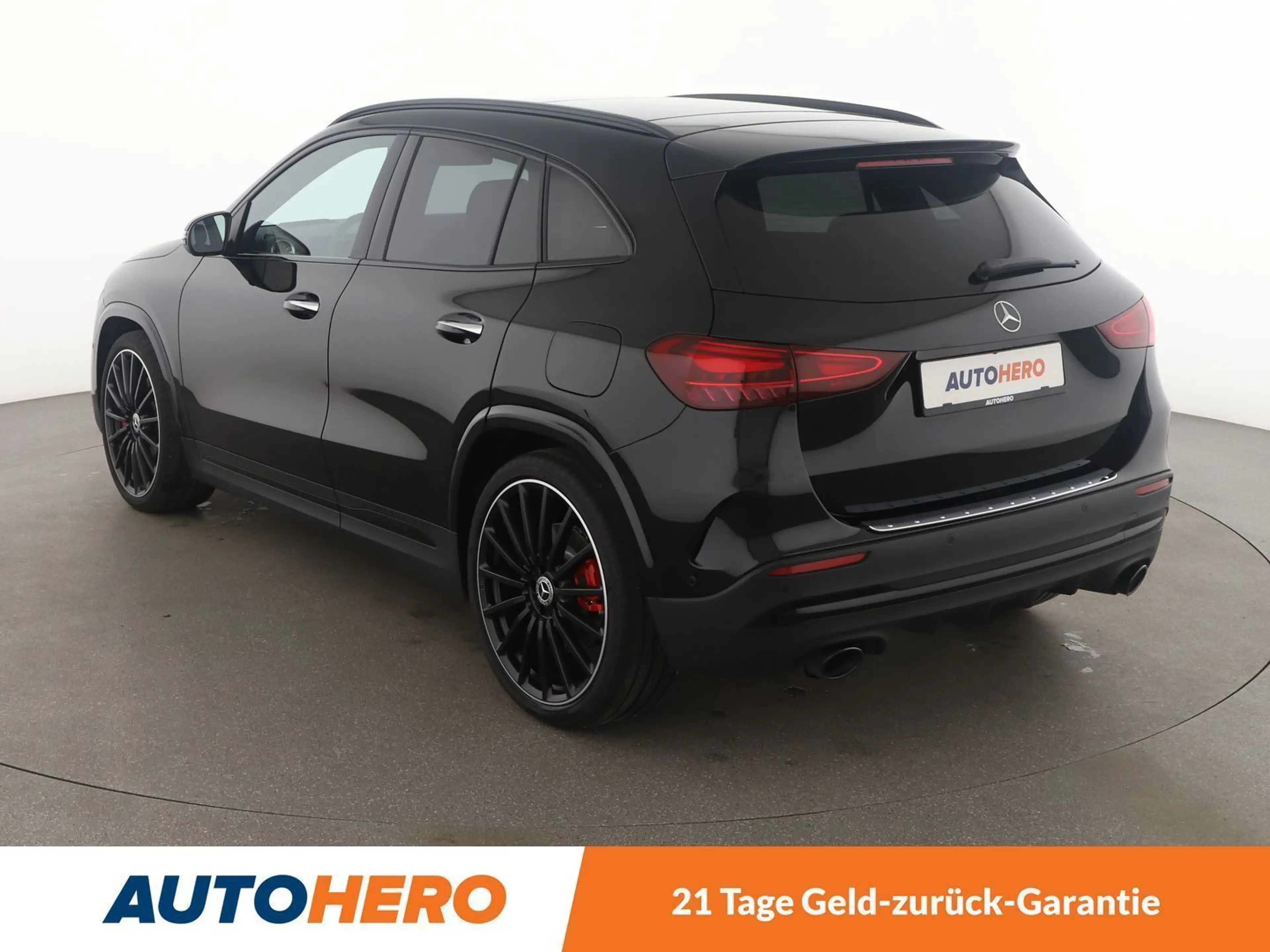 Mercedes-Benz GLA 35 AMG AMG 4Matic Aut.*LED*NAVI*ACC*CAM*PDC*SHZ*AHK*PANO* — photo 4