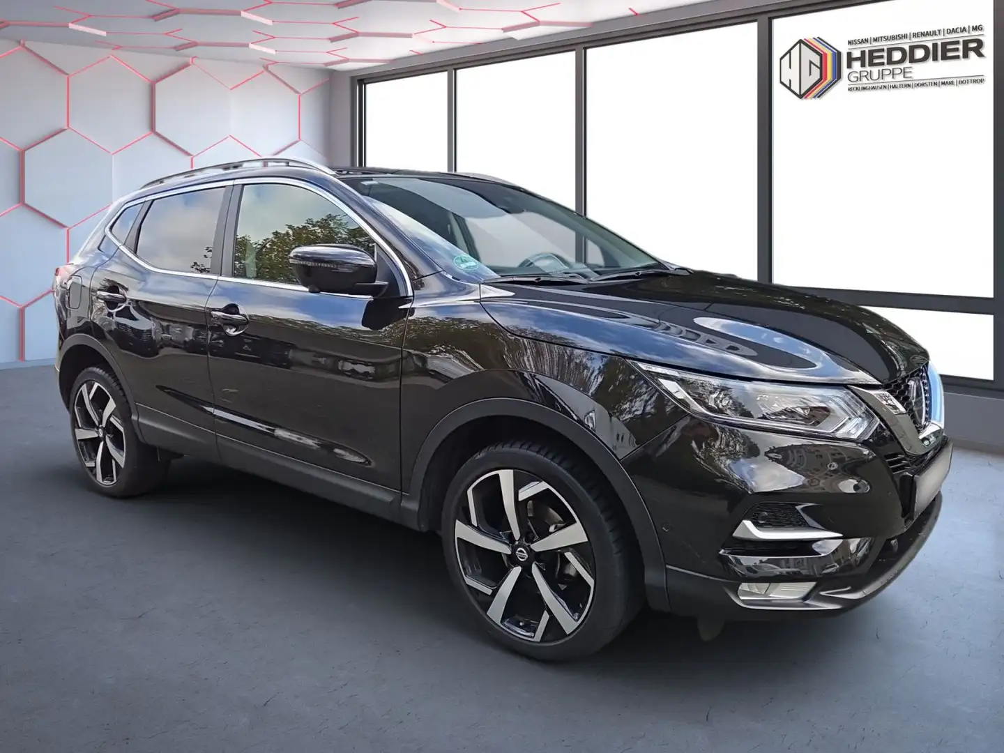 Nissan Qashqai Tekna 140 PS Schalter *AHK*NAVI*KLIMA*36 Schwarz - 2