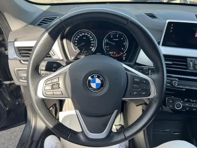 BMW X1 view 10