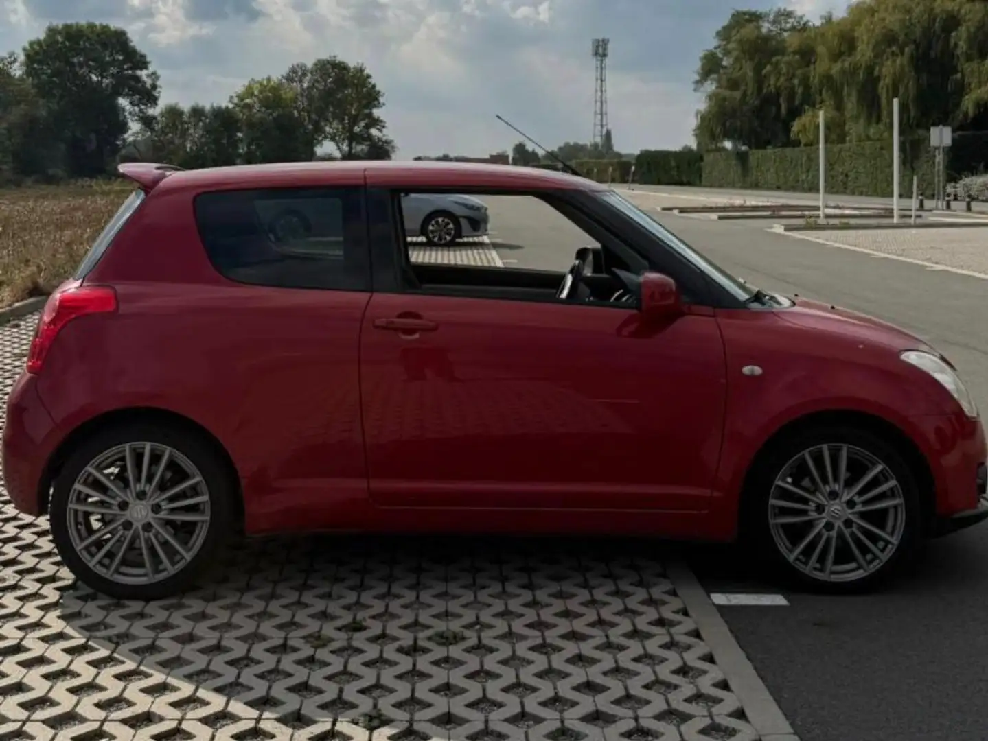 Suzuki Swift Swift 1.6 Sport Rallye N' Style Rood - 2