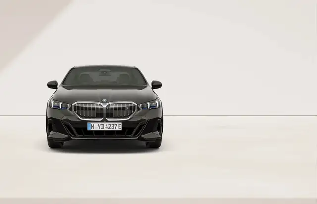 BMW i5 view 5