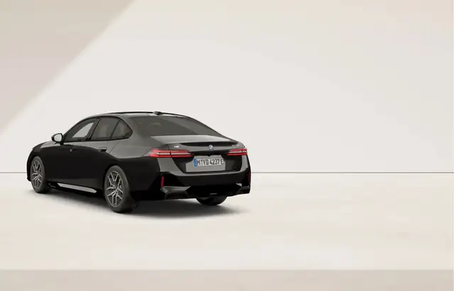 BMW i5 view 10