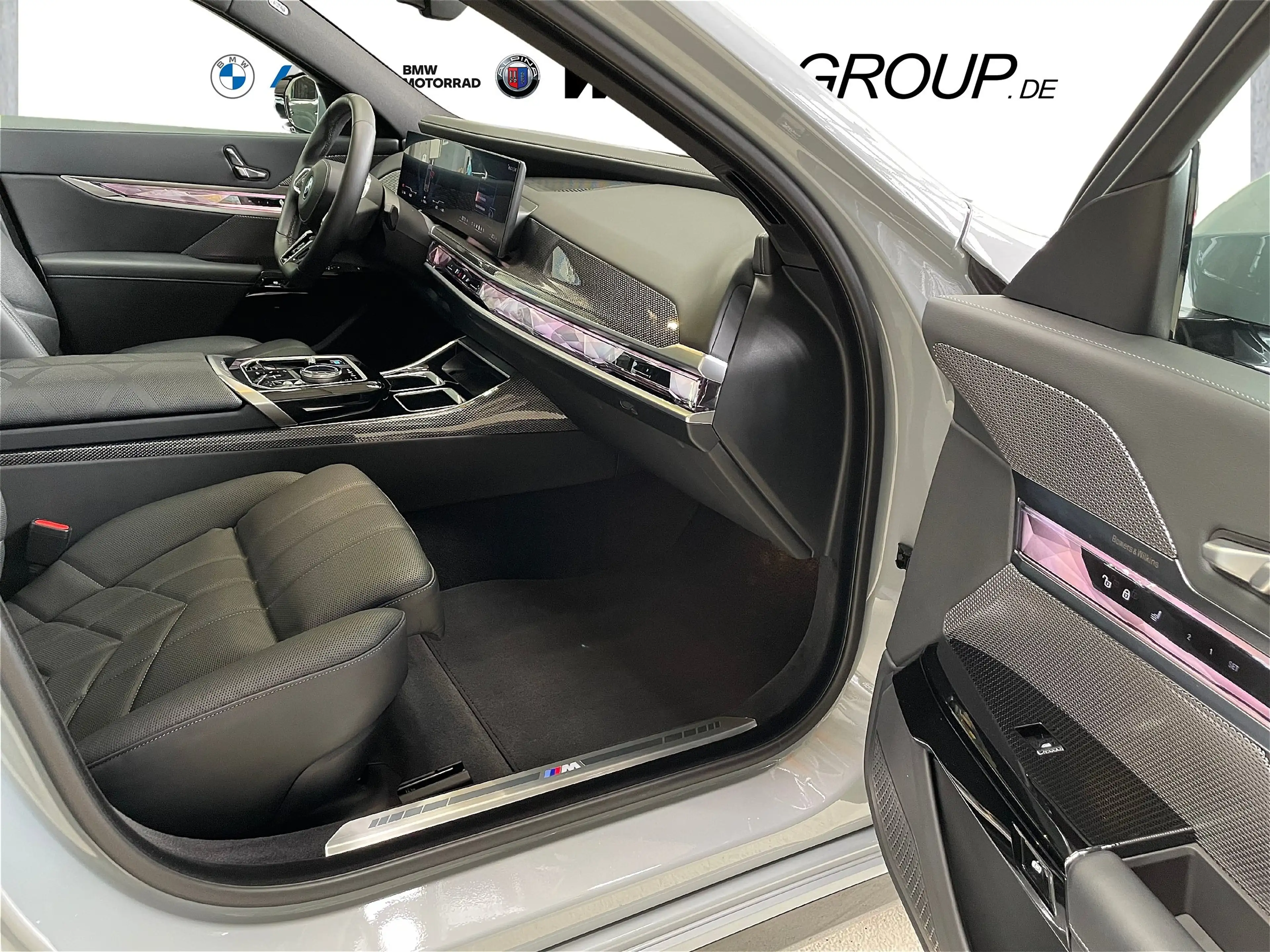 BMW i7 xDrive60 Limousine — photo 11