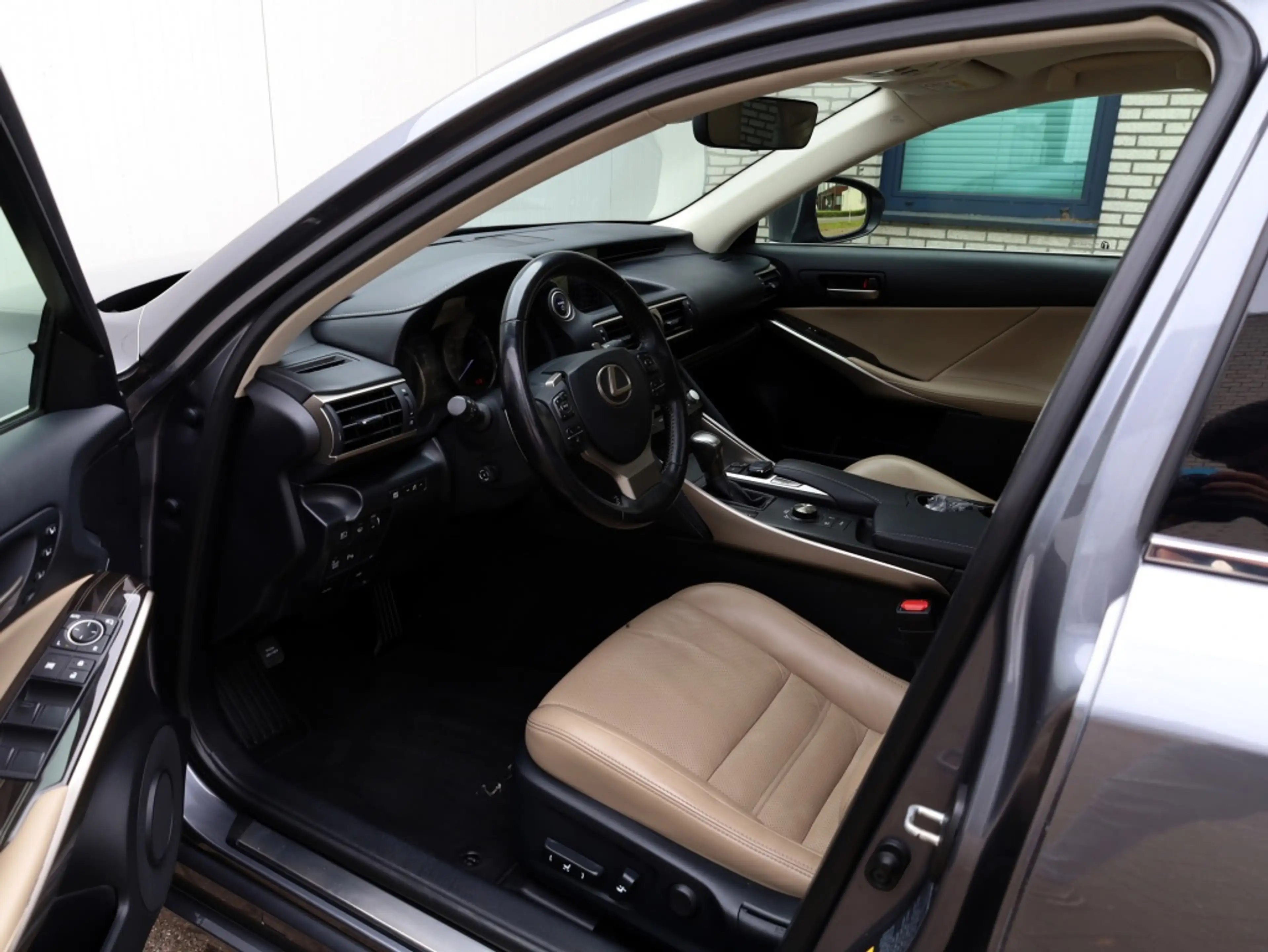 Lexus IS 300 300h Luxury Line | Mark Levinson | Schuifdak | Tre — photo 11