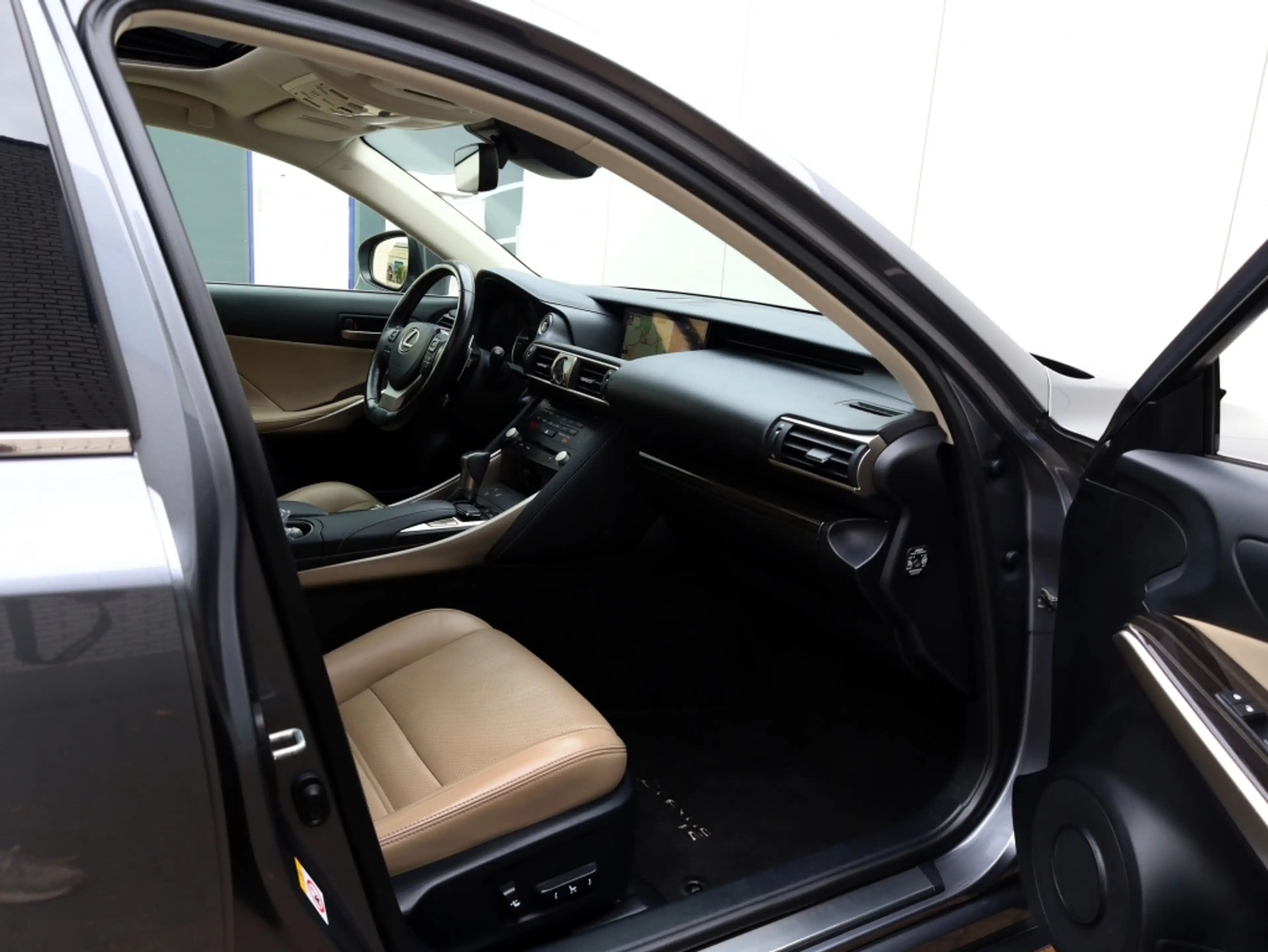 Lexus IS 300 300h Luxury Line | Mark Levinson | Schuifdak | Tre — photo 12