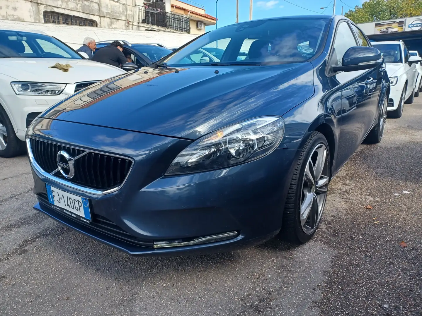 Volvo V40 V40 D3 Geartronic Momentum Gris - 1