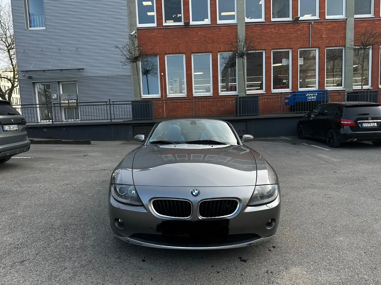 BMW Z4 Baureihe Z4 Roadster 2.2i TÜV NEU*M SITZE Grau - 2