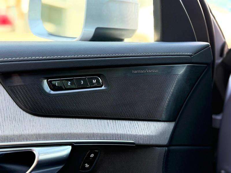 2026 Volvo XC90 B6 Ultra | 7 Pass | Nappa | Low KM | Clean thumb 9