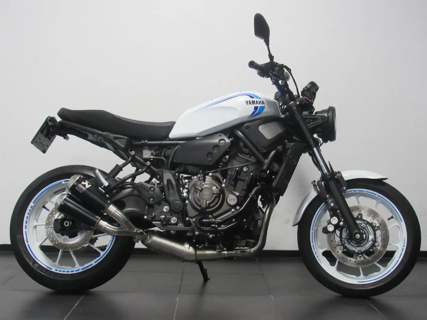 Yamaha XSR 700 LEGACY Wit - 1