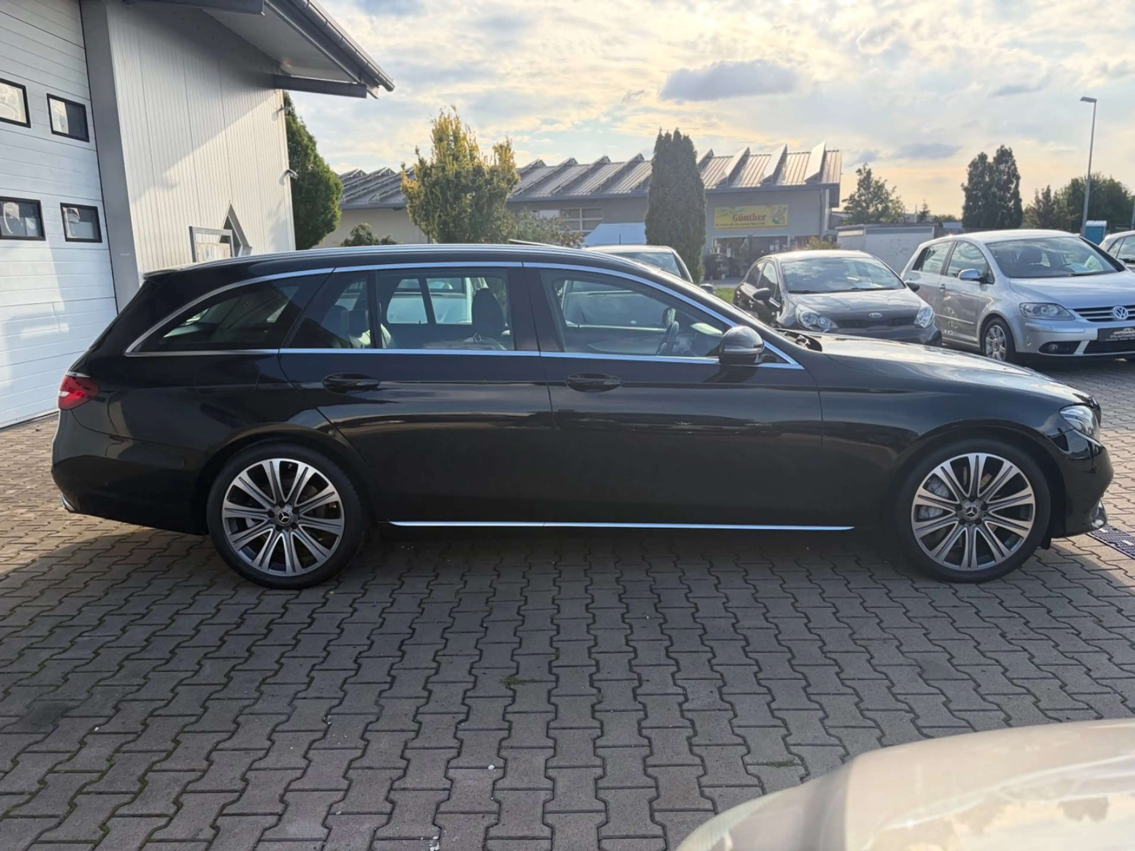 Mercedes-Benz E 350 d 4Matic Avantgarde 9G *ACC*TotW*SHD*RFK* — photo 5