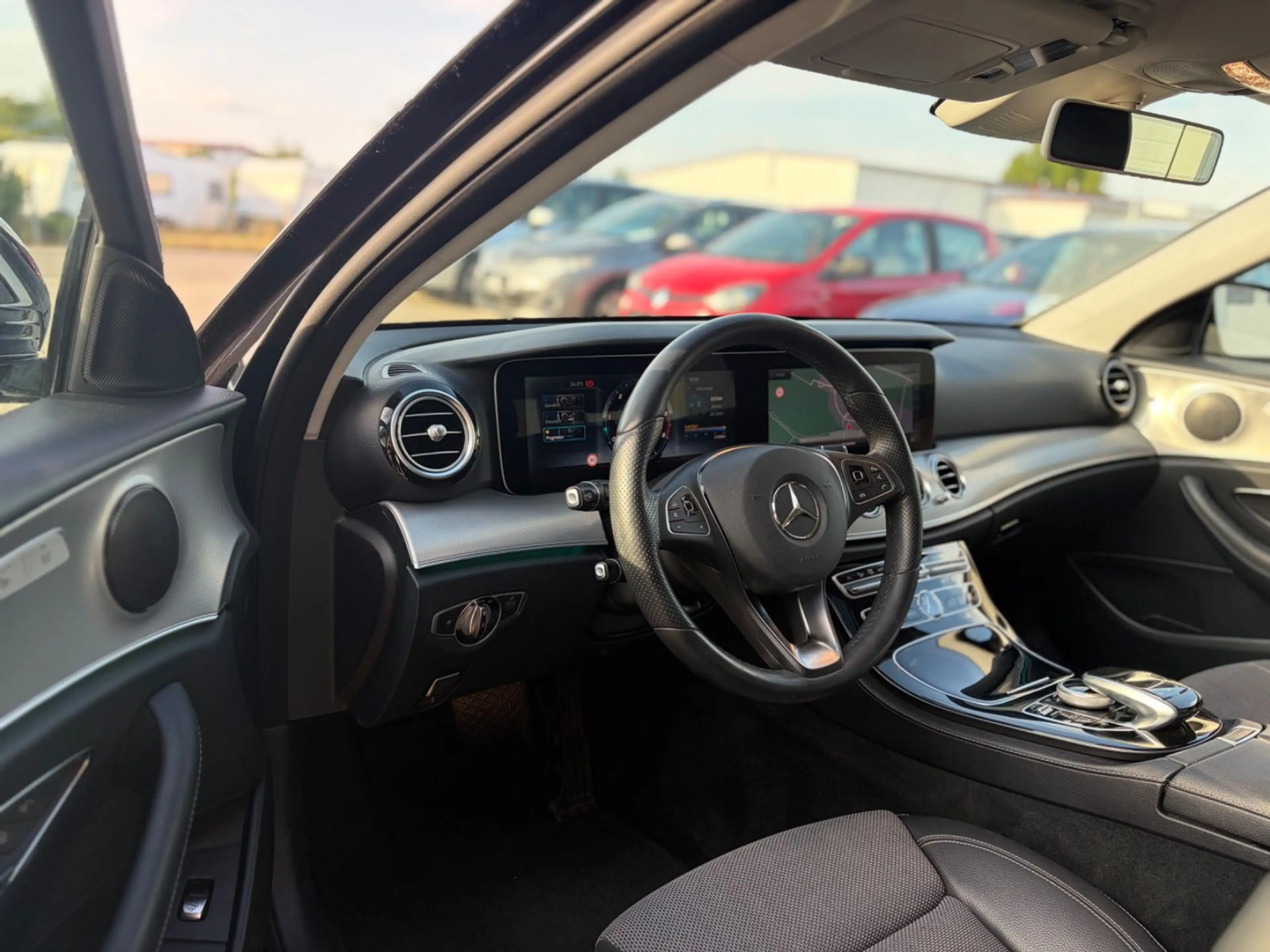 Mercedes-Benz E 350 d 4Matic Avantgarde 9G *ACC*TotW*SHD*RFK* — photo 13