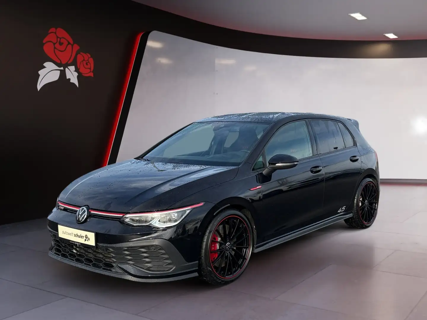 Volkswagen Golf GTI Clubsport 45 2,0 TSI DSG Pano Head Up Zwart - 2