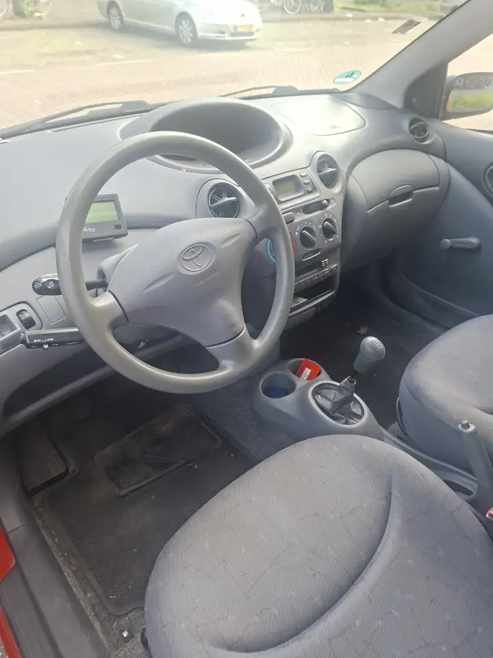 Toyota Yaris 1.0i Linea Sol A, foto 7