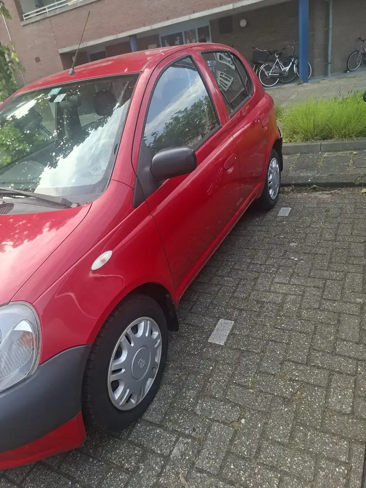 Toyota Yaris 1.0i Linea Sol A, foto 5