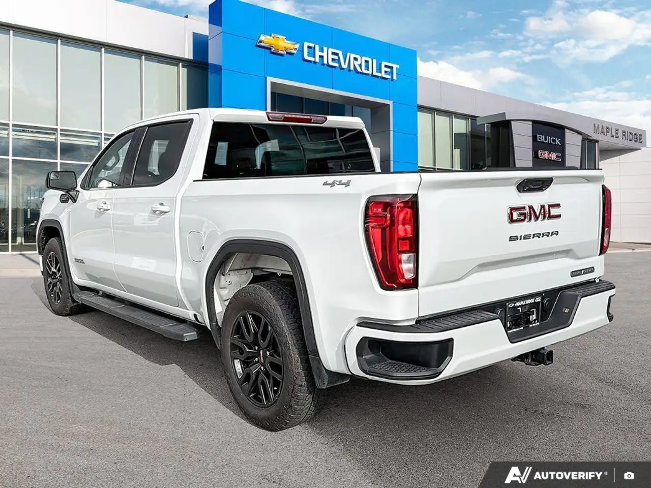 GMC Sierra 1500 снимка GMC Sierra 1500