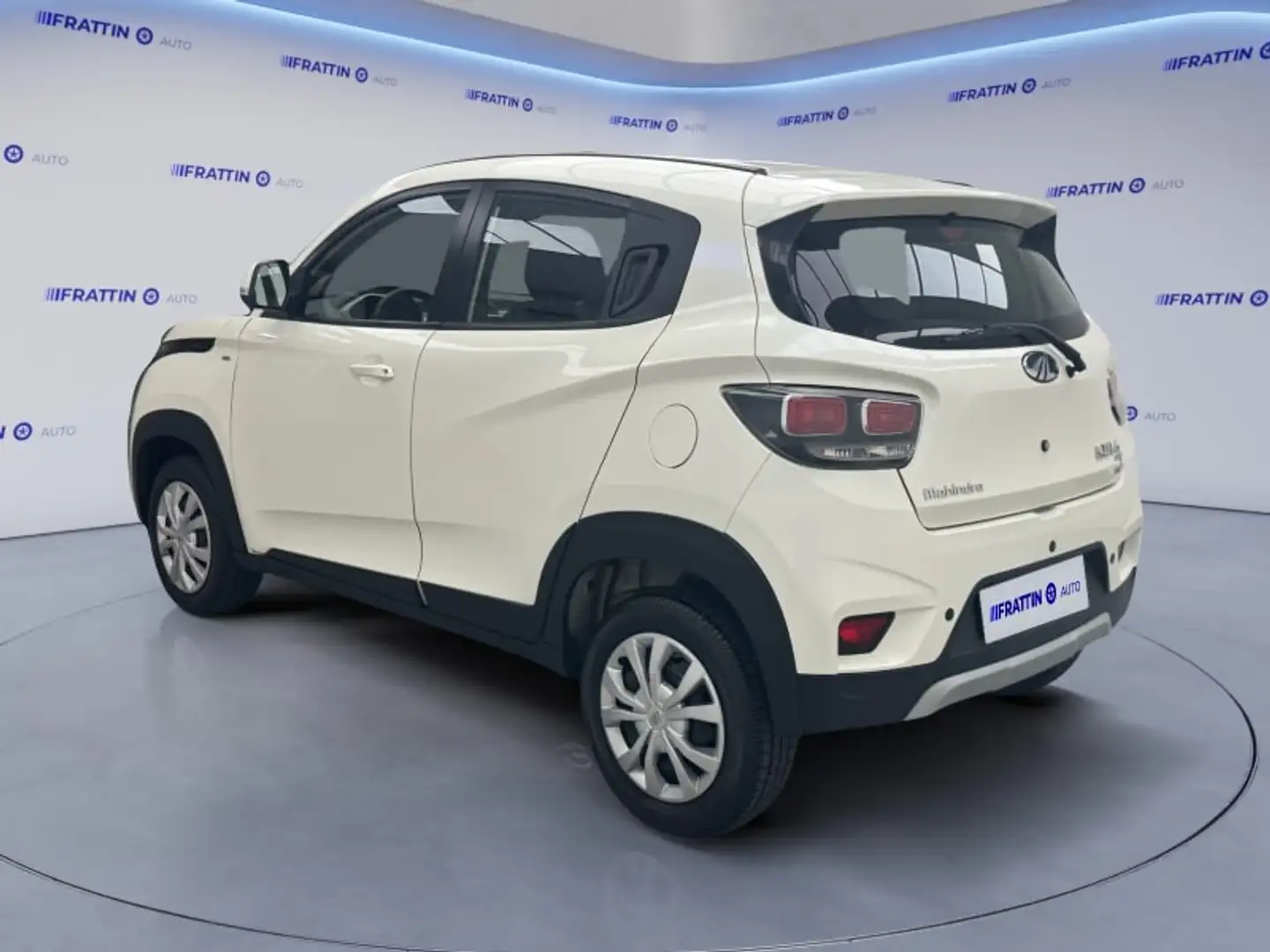 Mahindra KUV100 1.2 VVT K6 Weiß - 2