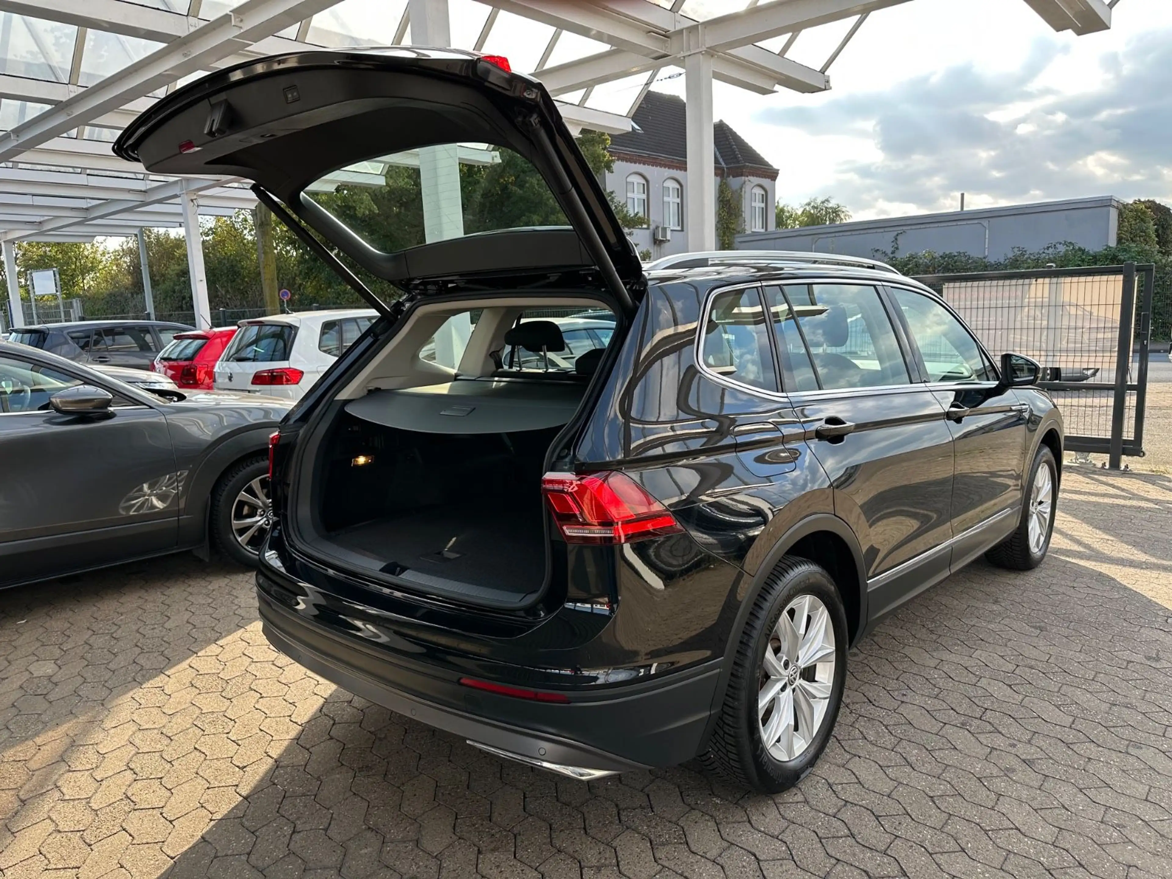 Volkswagen Tiguan Allspace Comfortline*Navi*ACC*PDC*AHK*Sit — photo 15