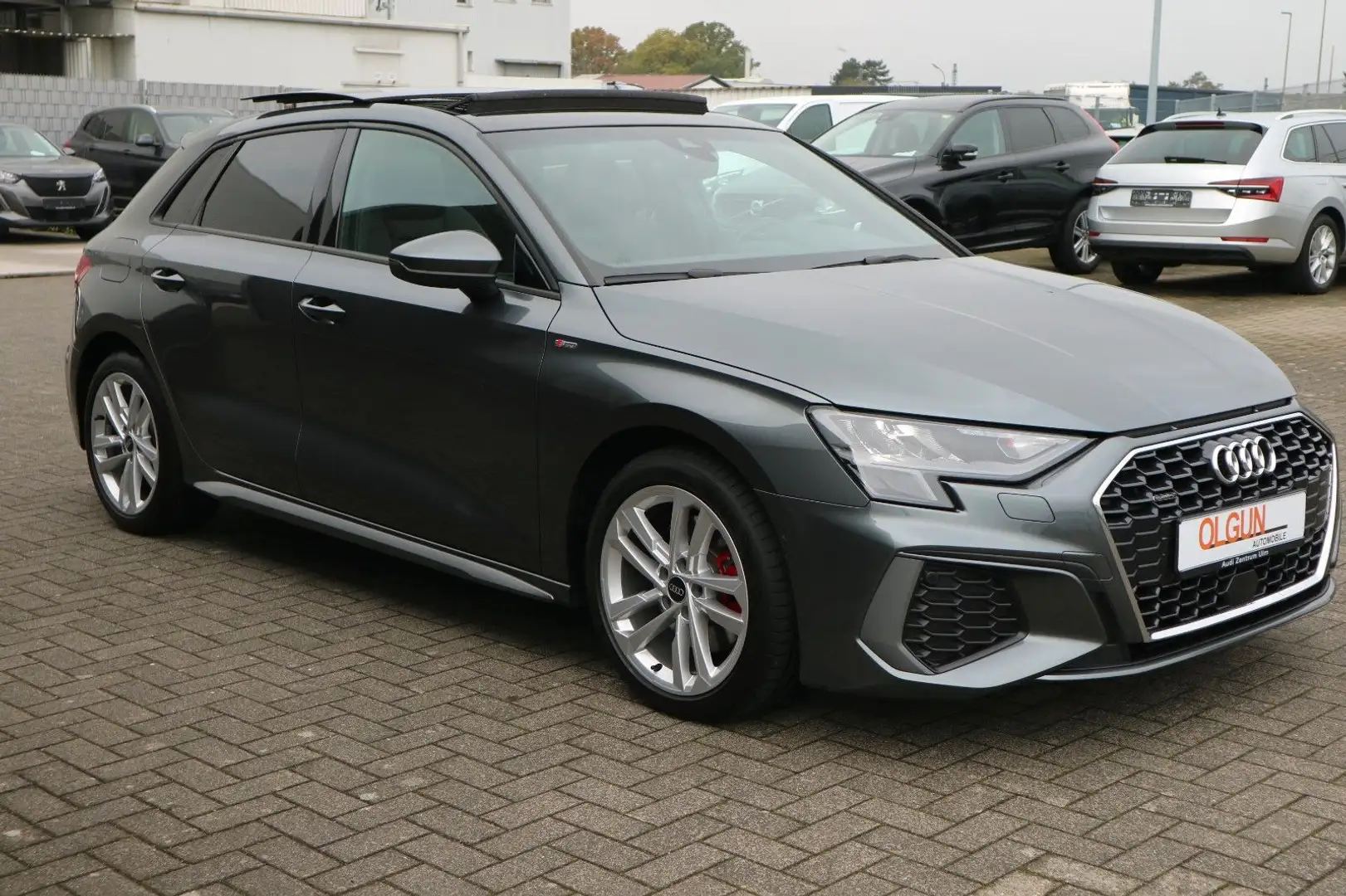 Audi A3 40 TDI quattro S-line *PANO*AMBIENTE*DYNAMIK* Gris - 2