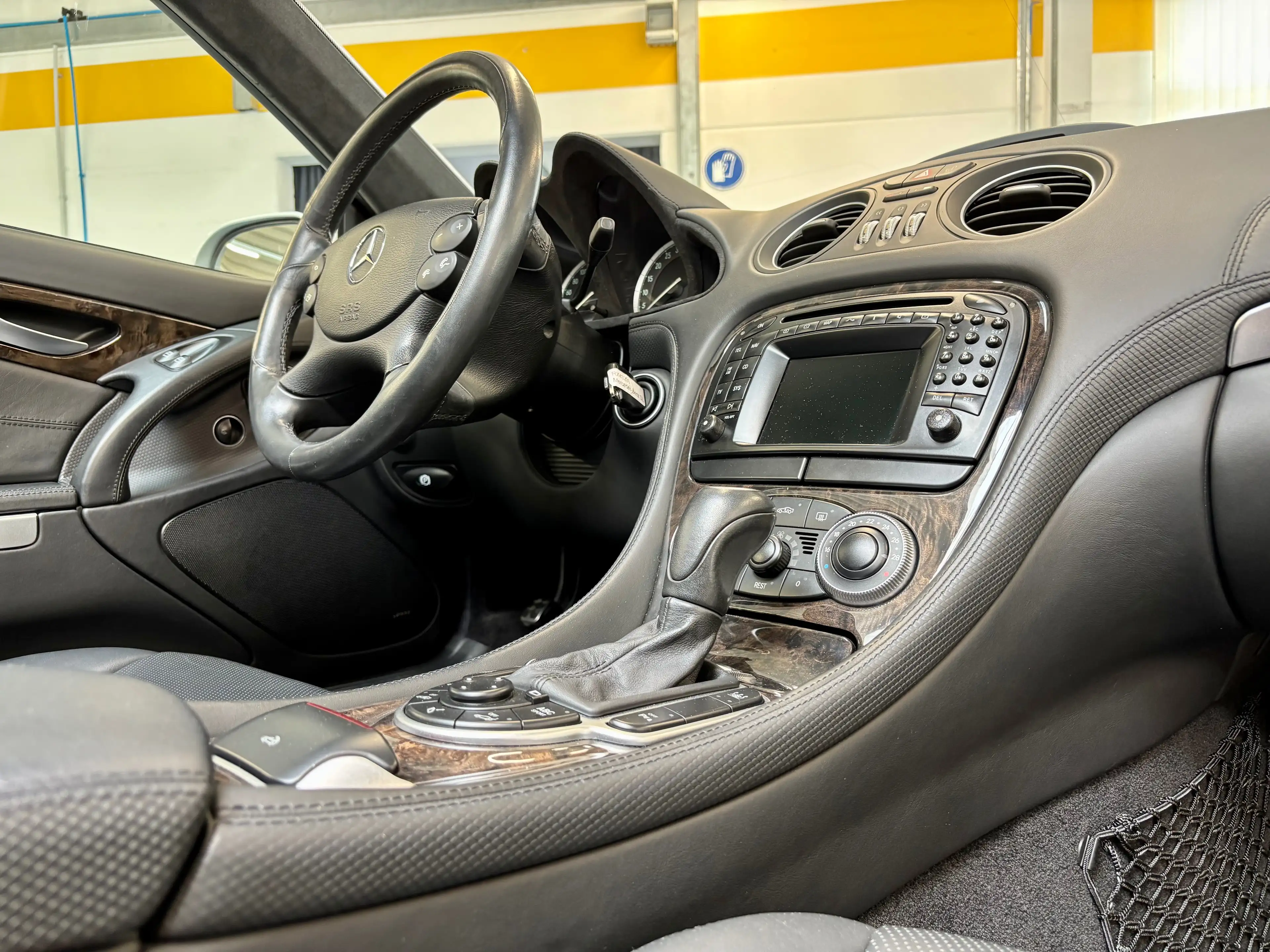 Mercedes-Benz SL 500 SL 500 DESIGNO BI-Xenon PDC Massage BOSE Vollausstattung 2.Hand — photo 8