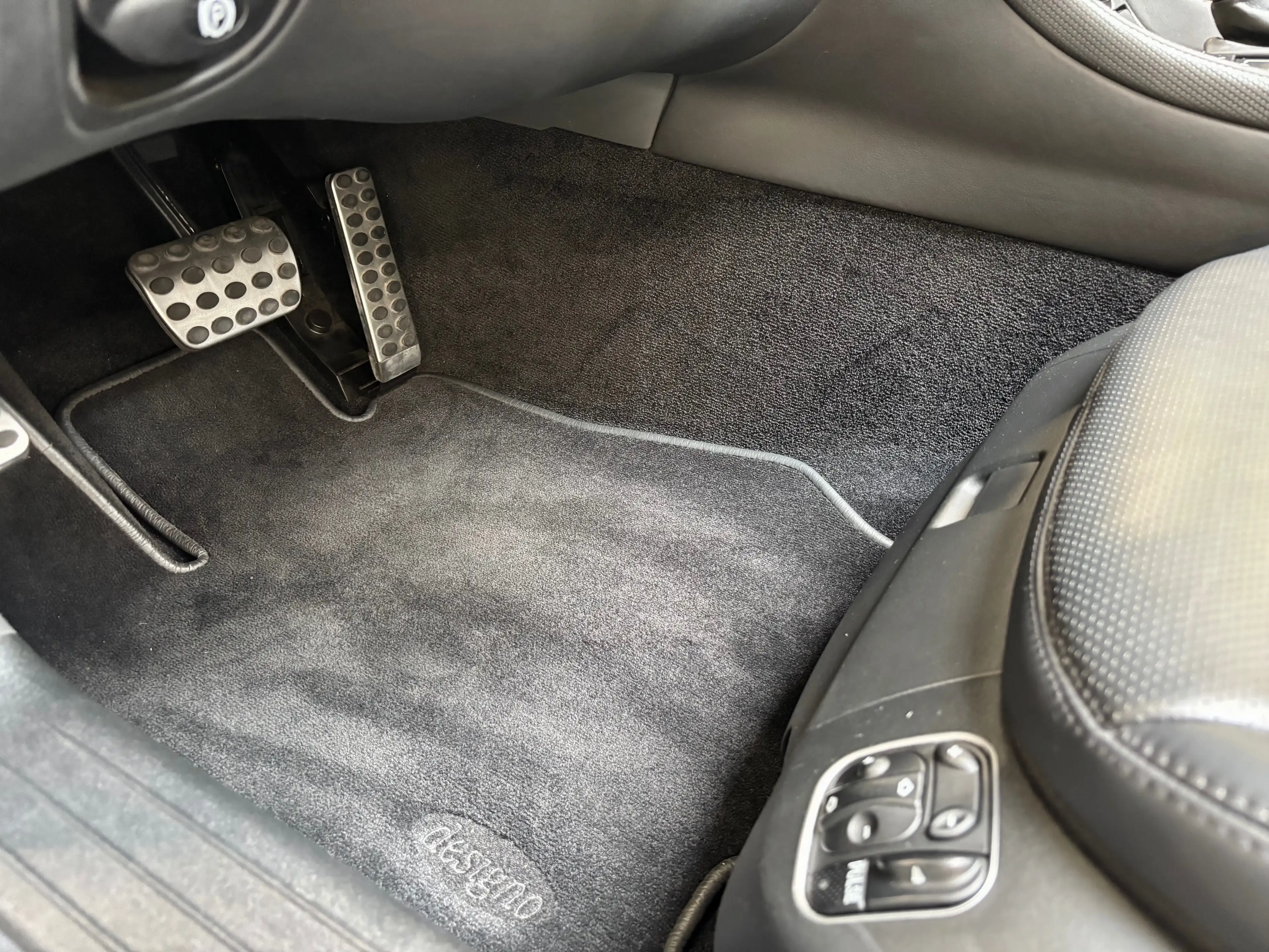 Mercedes-Benz SL 500 SL 500 DESIGNO BI-Xenon PDC Massage BOSE Vollausstattung 2.Hand — photo 13