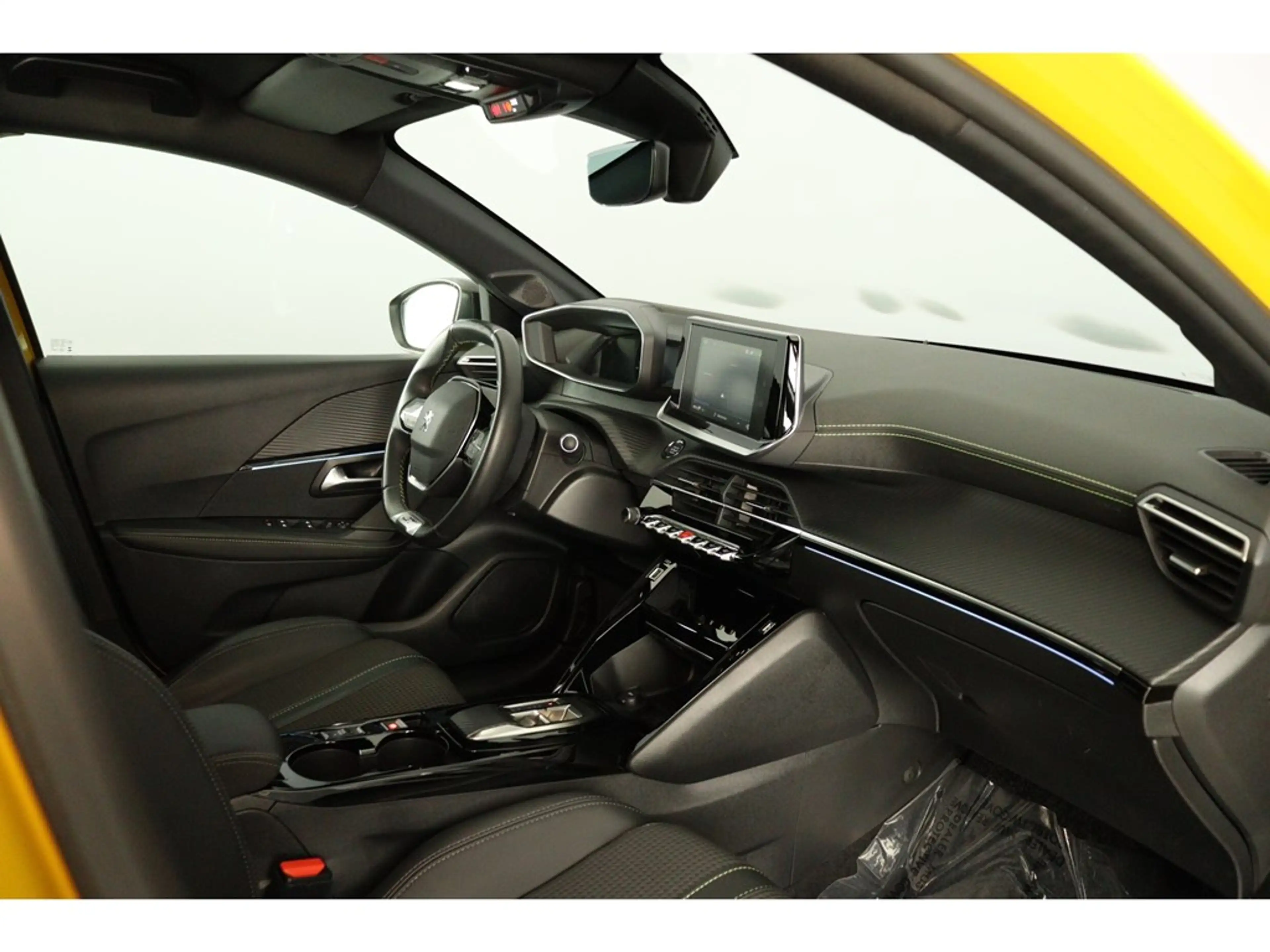 Peugeot e-208 136pk GT-Line — photo 10