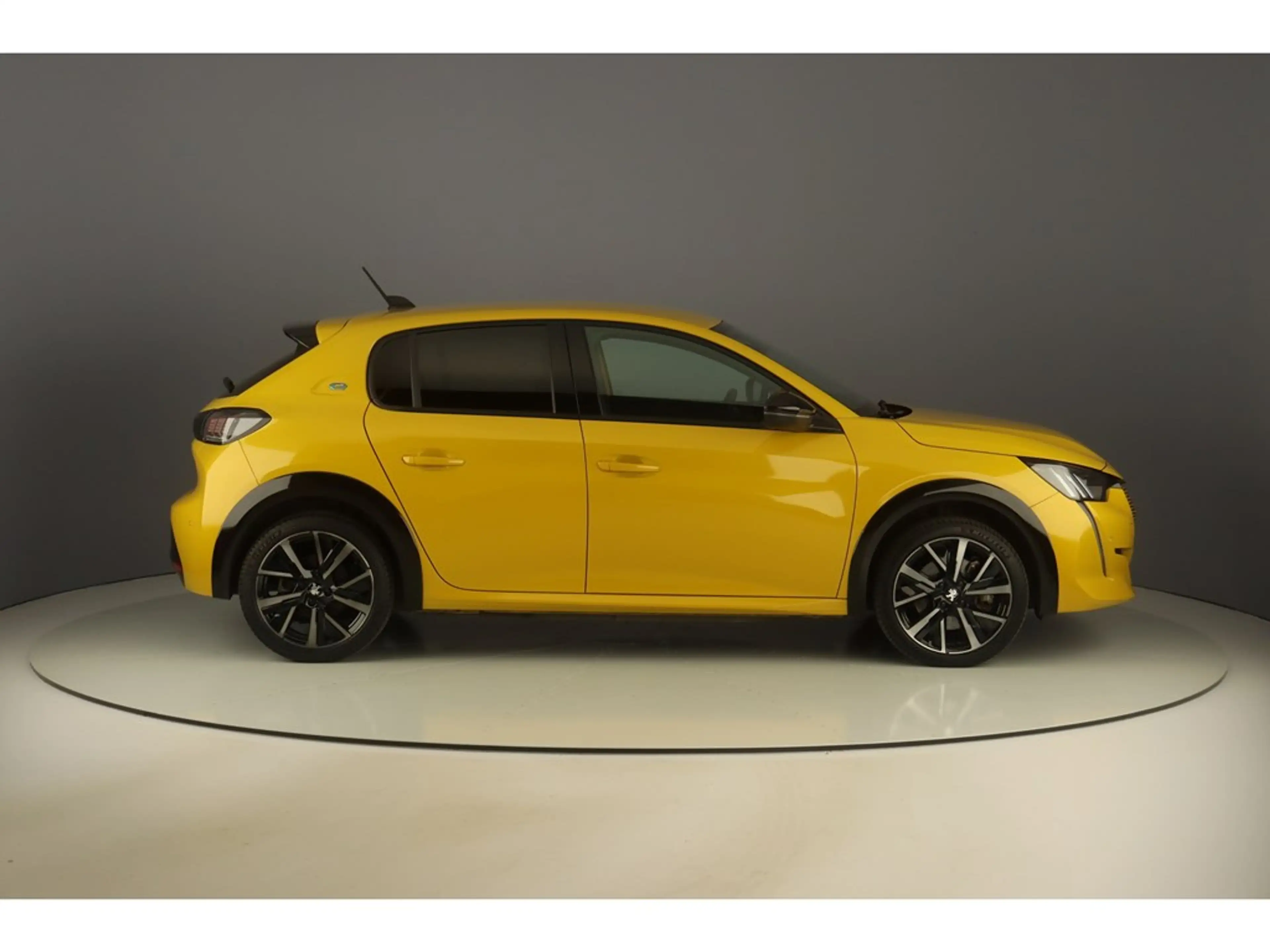 Peugeot e-208 136pk GT-Line — photo 6