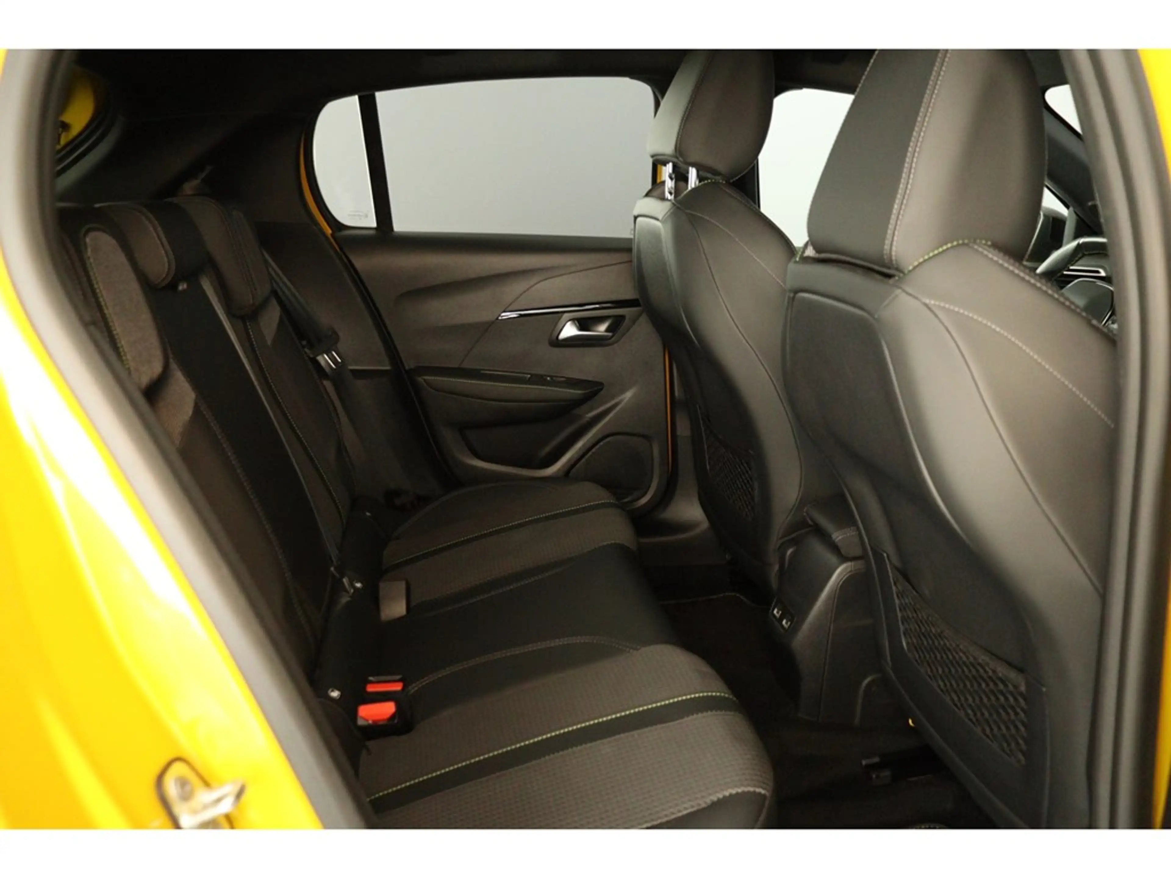 Peugeot e-208 136pk GT-Line — photo 12