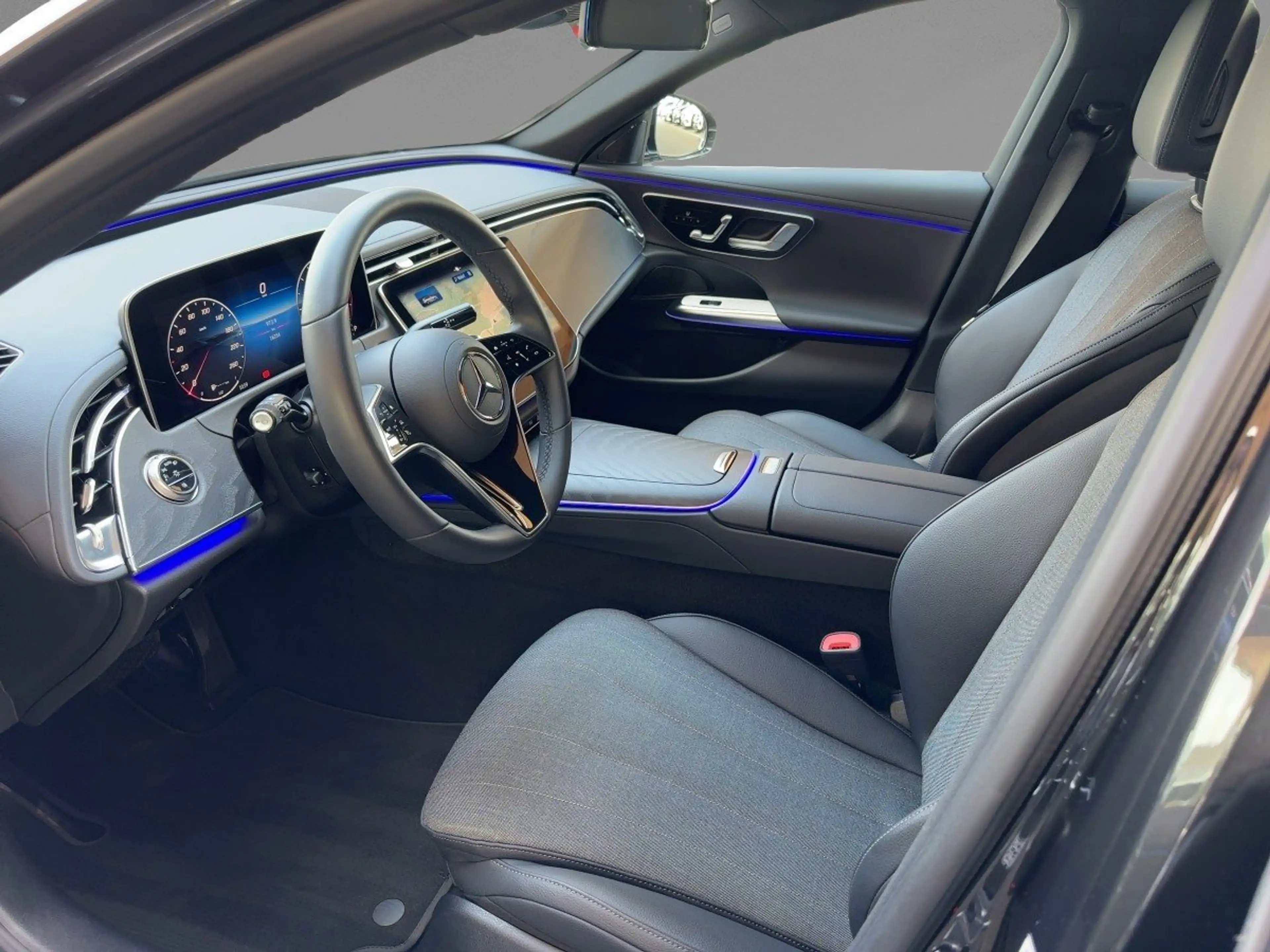 Mercedes-Benz E 220 d 4M T AVANTGARDE NP: 85.384 ADVANCED+ AHV — photo 8