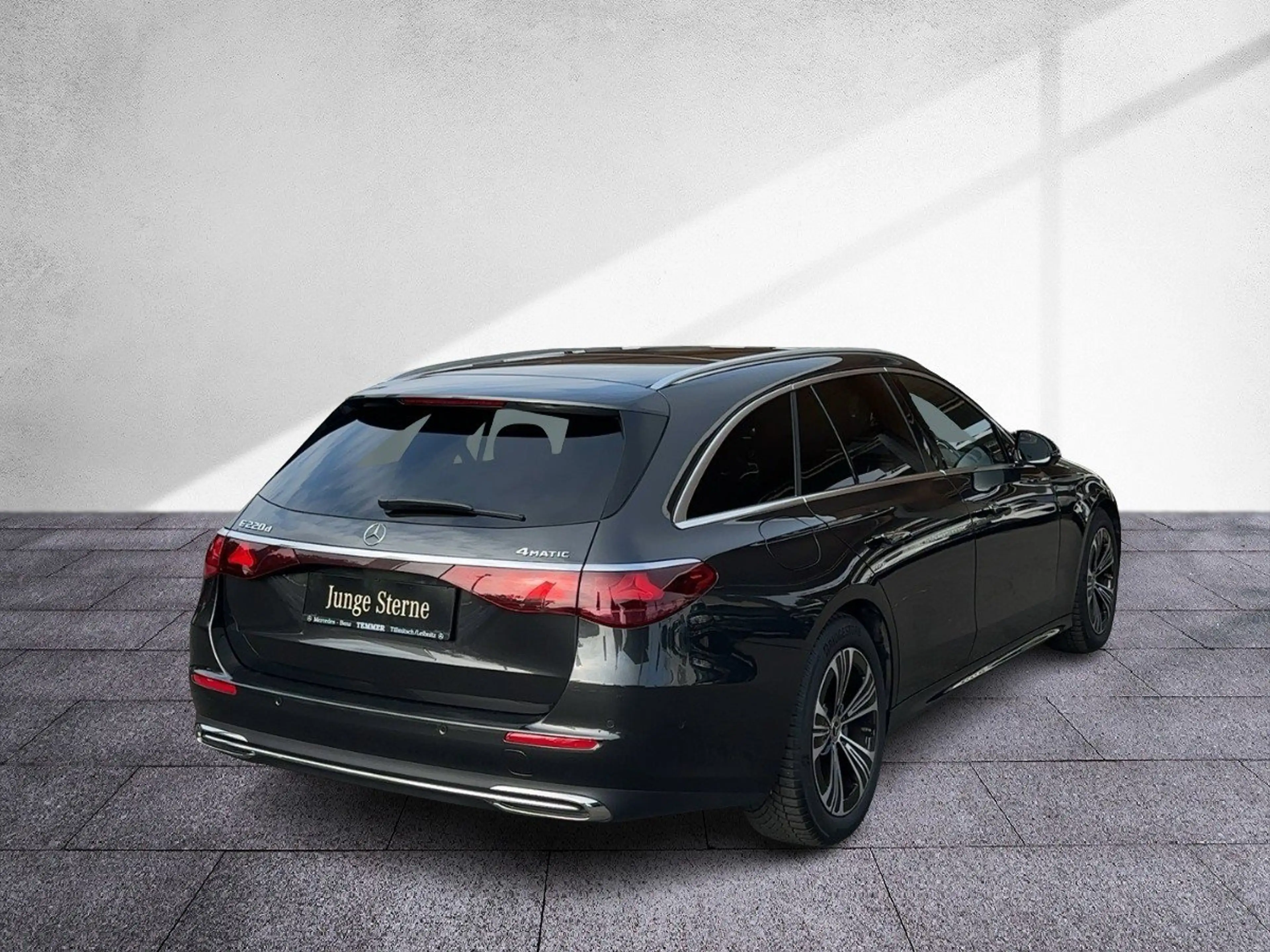 Mercedes-Benz E 220 d 4M T AVANTGARDE NP: 85.384 ADVANCED+ AHV — photo 5