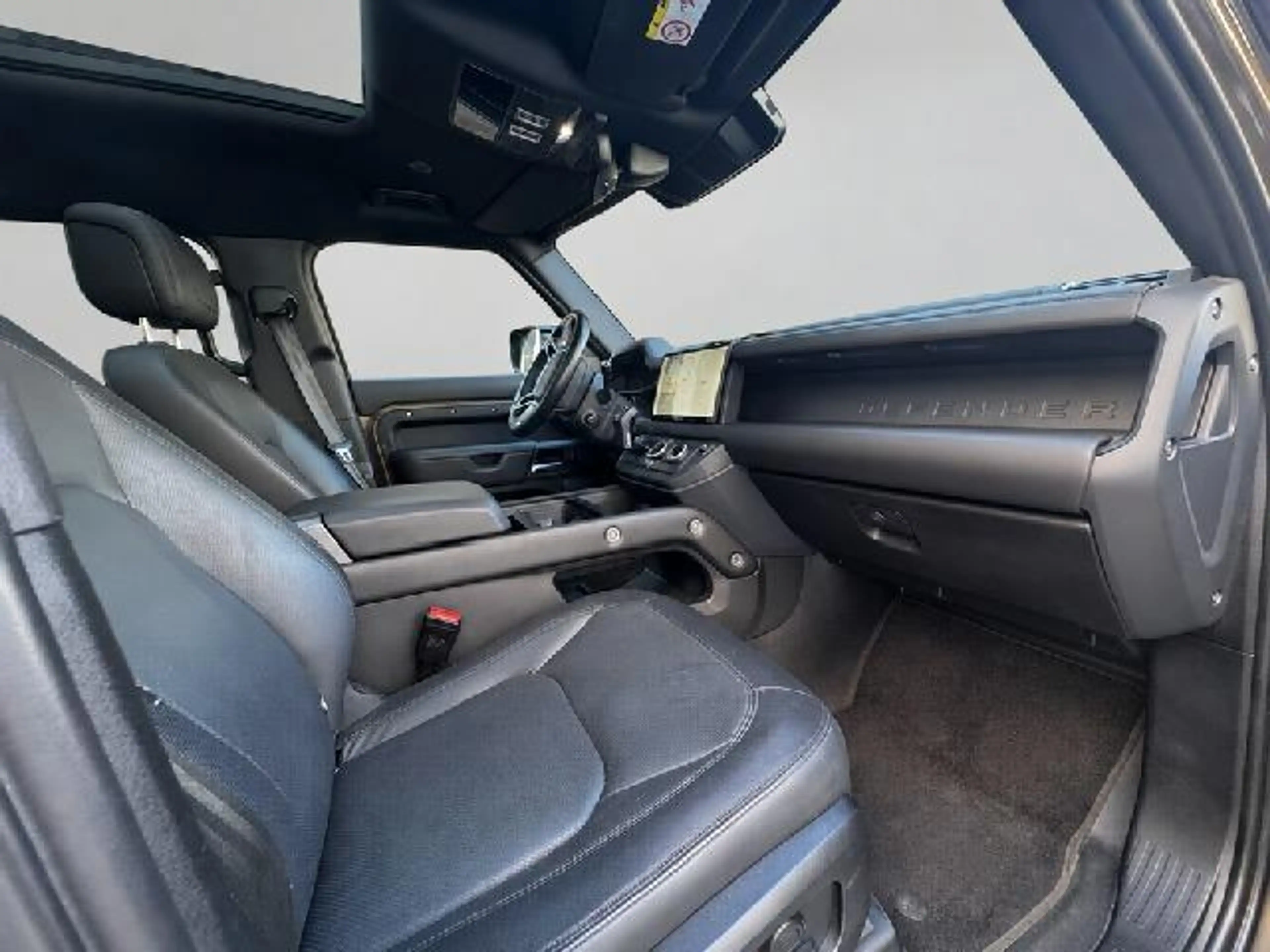 Land Rover Defender 110 2.0 P400e 110 X-Dynamic HSE BTW auto, Full opt — photo 16