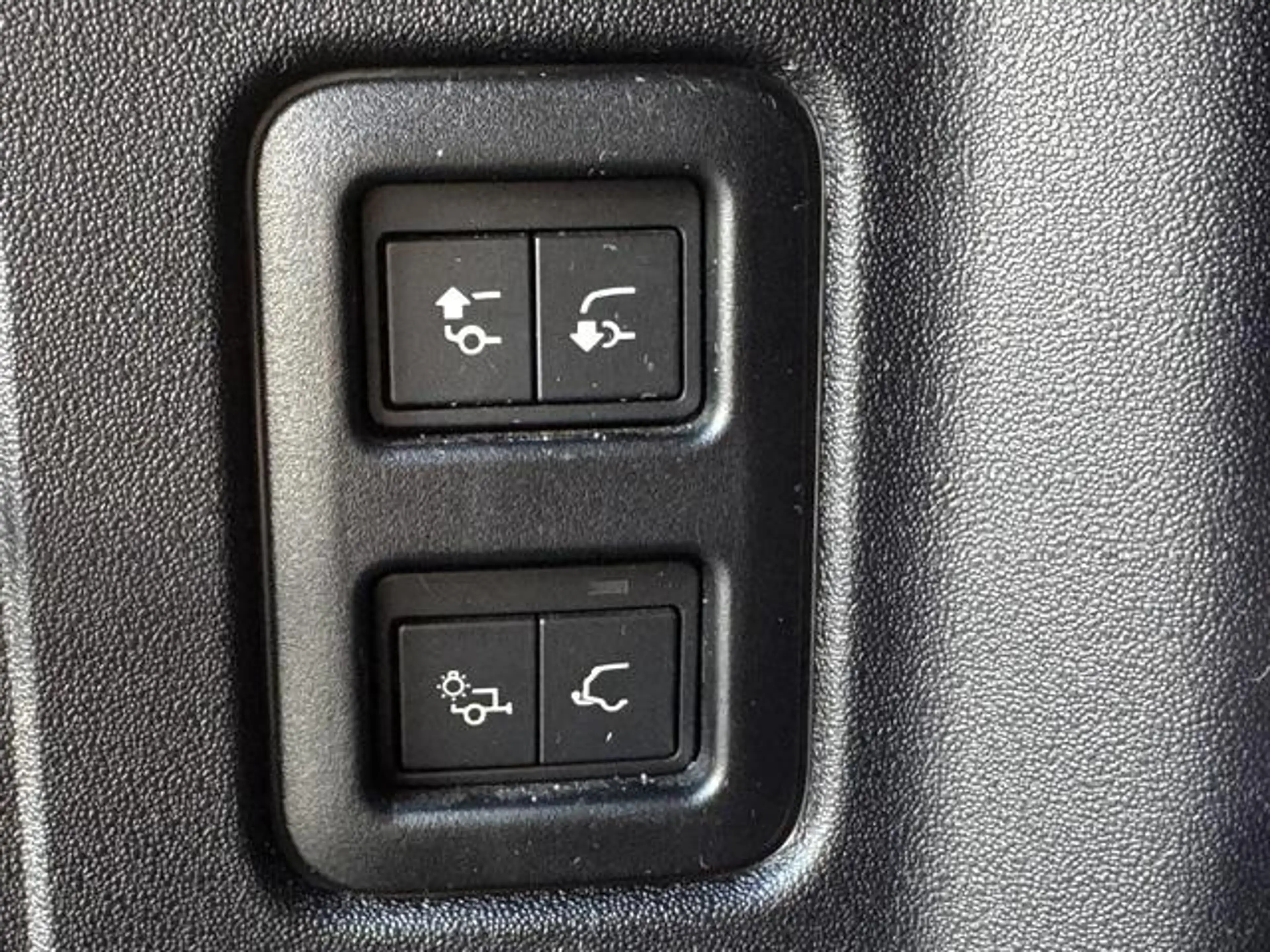 Land Rover Defender 110 2.0 P400e 110 X-Dynamic HSE BTW auto, Full opt — photo 4