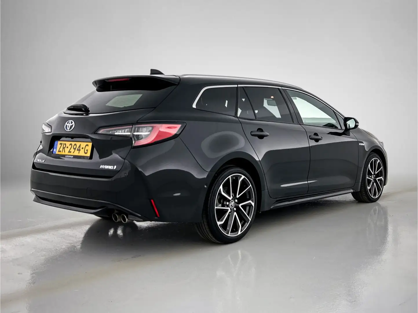 Toyota Corolla Touring Sports 2.0 Hybrid Executive | 184 PK | Dea Negru - 2