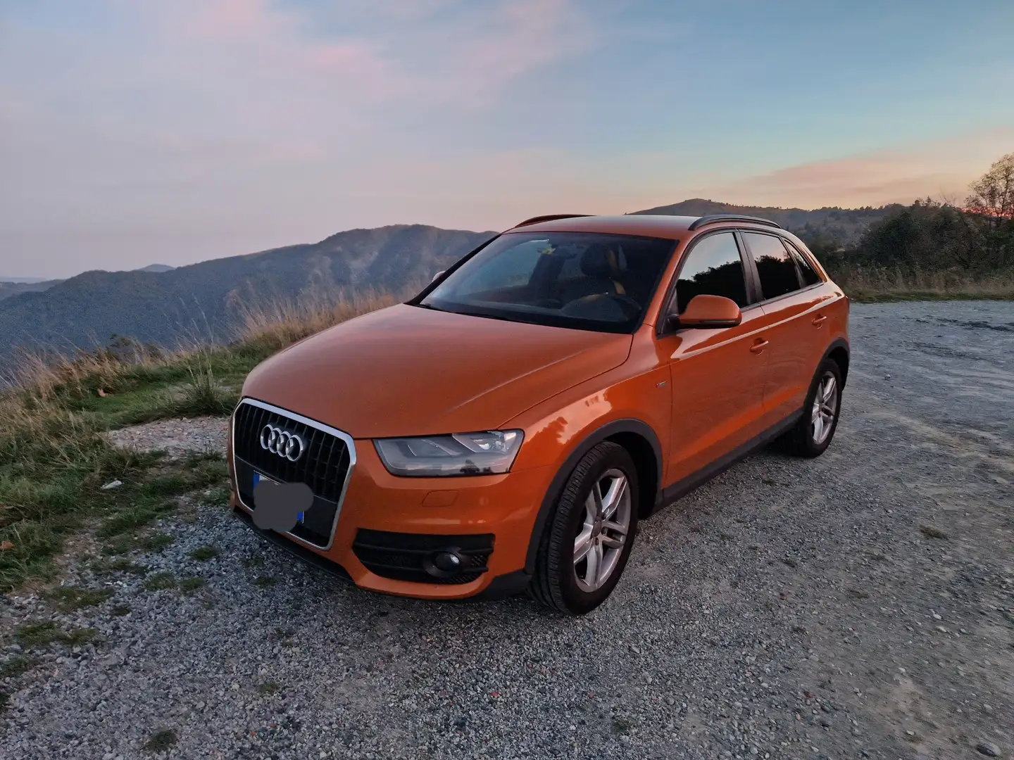 Audi Q3 Q3 2.0 tdi 140cv Arancione - 1
