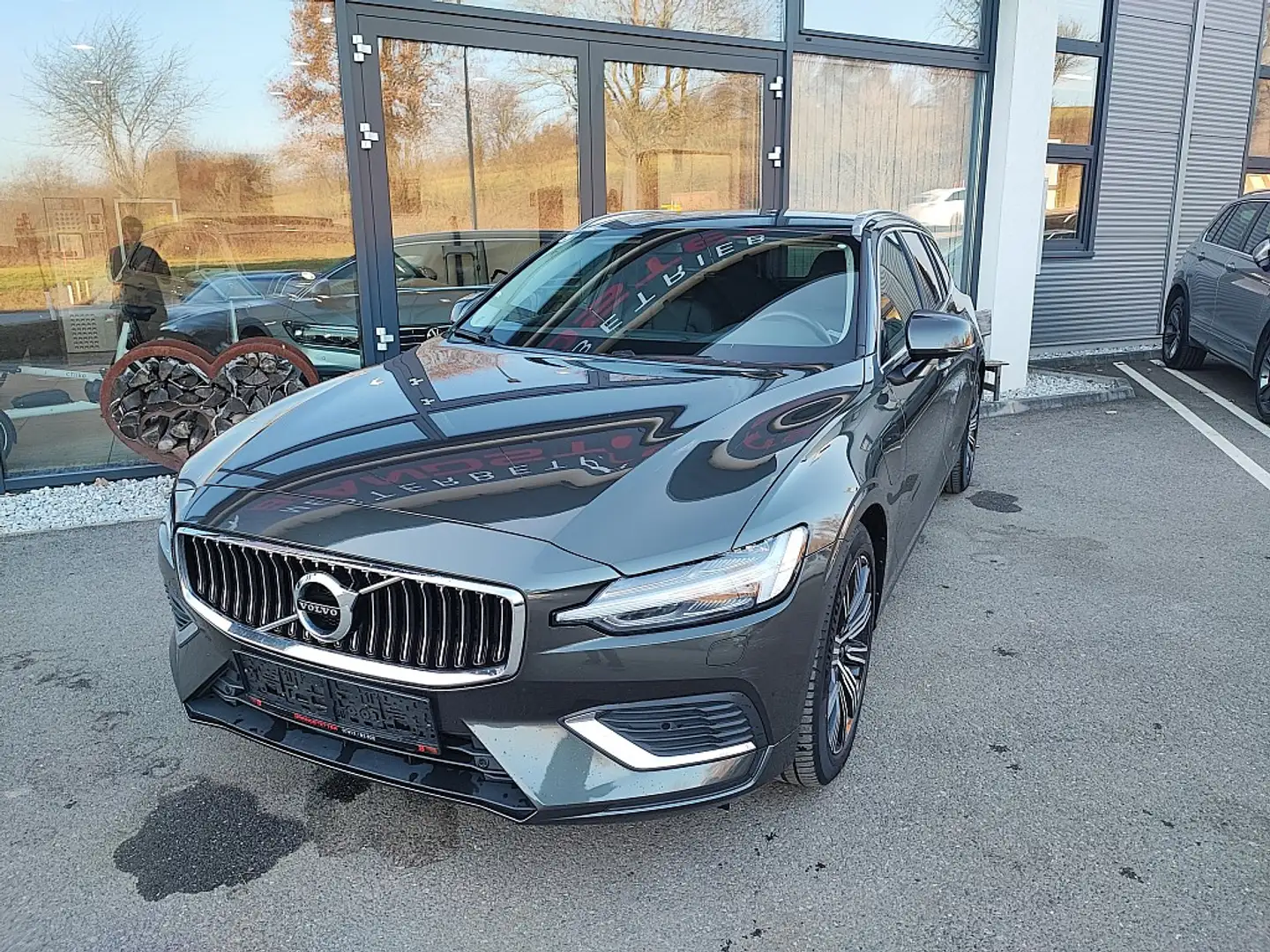 Volvo V60 T6 AWD Recharge PHEV Inscription/ Rückfahrkamer... Grau - 2