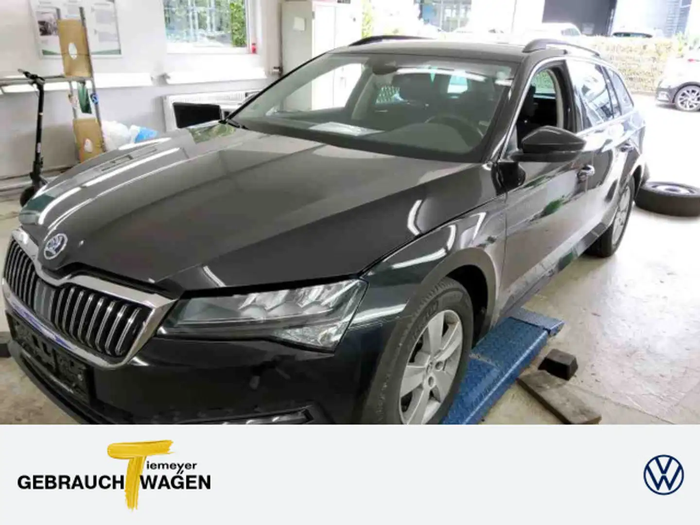 Skoda Superb Combi 2.0 TDI AMBITION NAVI AHK SITZHZ PD Negro - 1