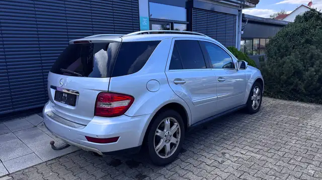 Mercedes-Benz M Class view 6