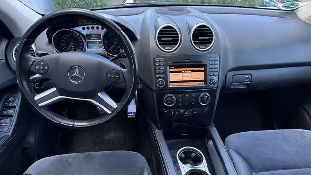 Mercedes-Benz M Class view 13